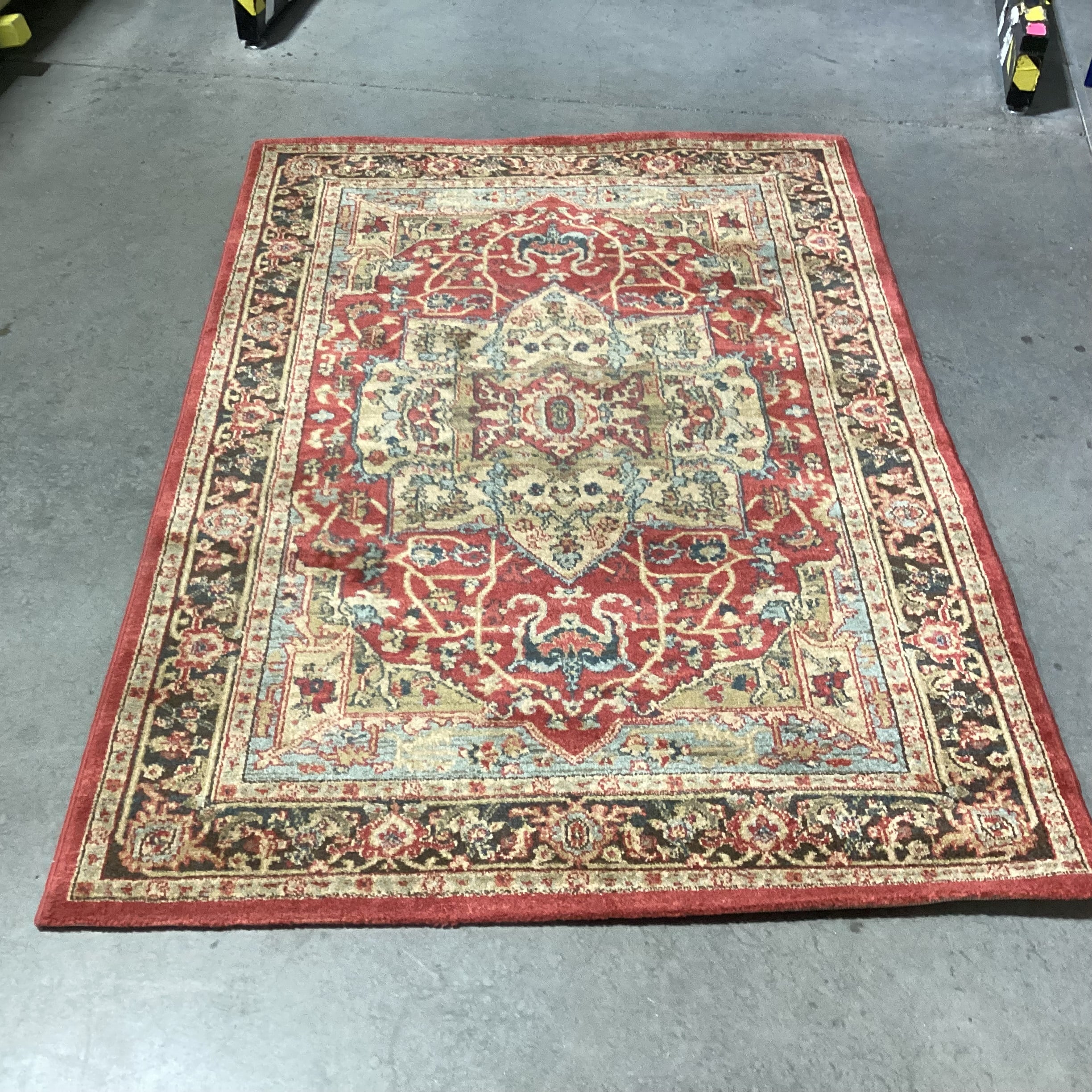 Safavieh Mahal Red Gold Blue Poly Rug 4'x 5' 7"