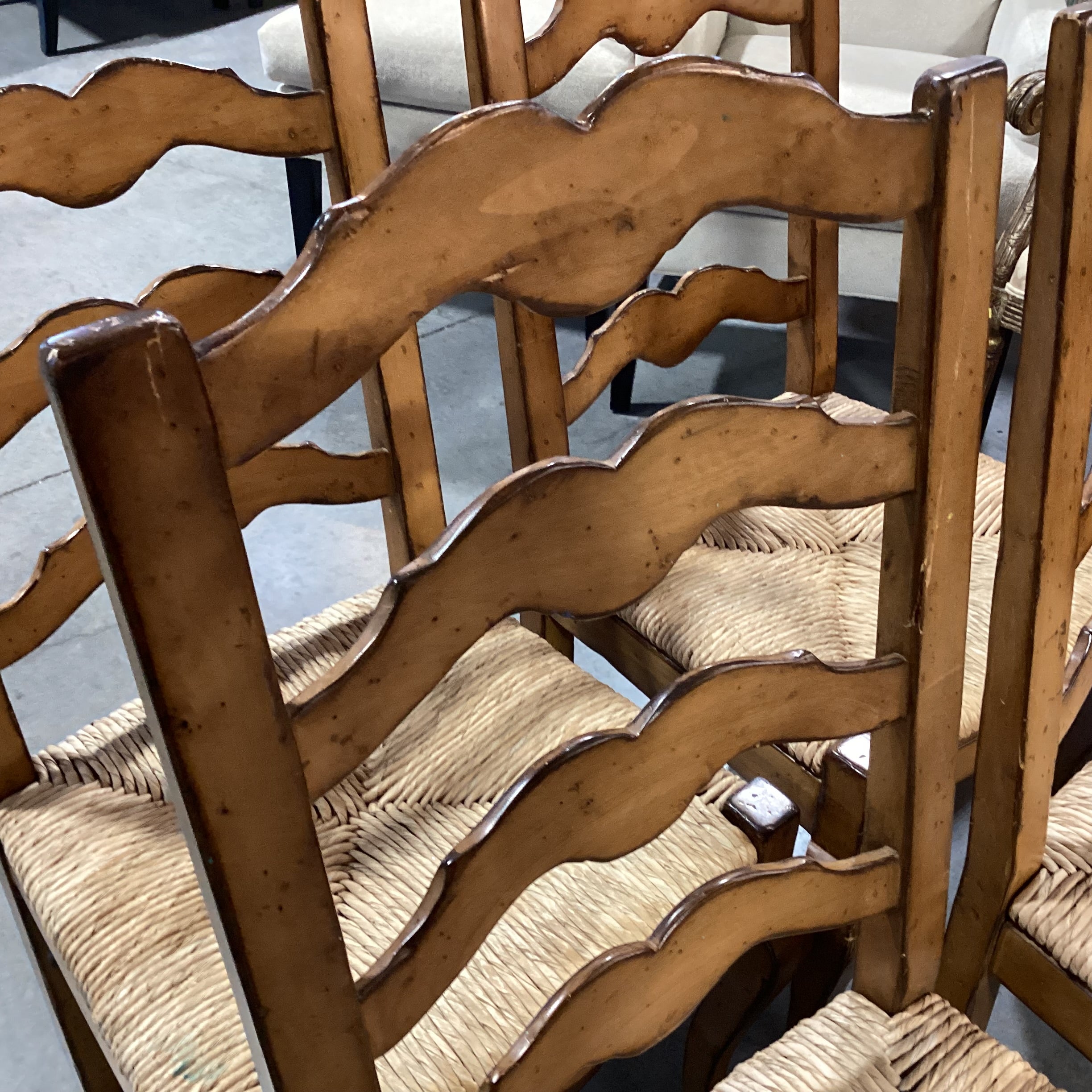 Set of 4 Antiqued Finish Carved Wood Ladder Back & Rush Seat Dining Chairs