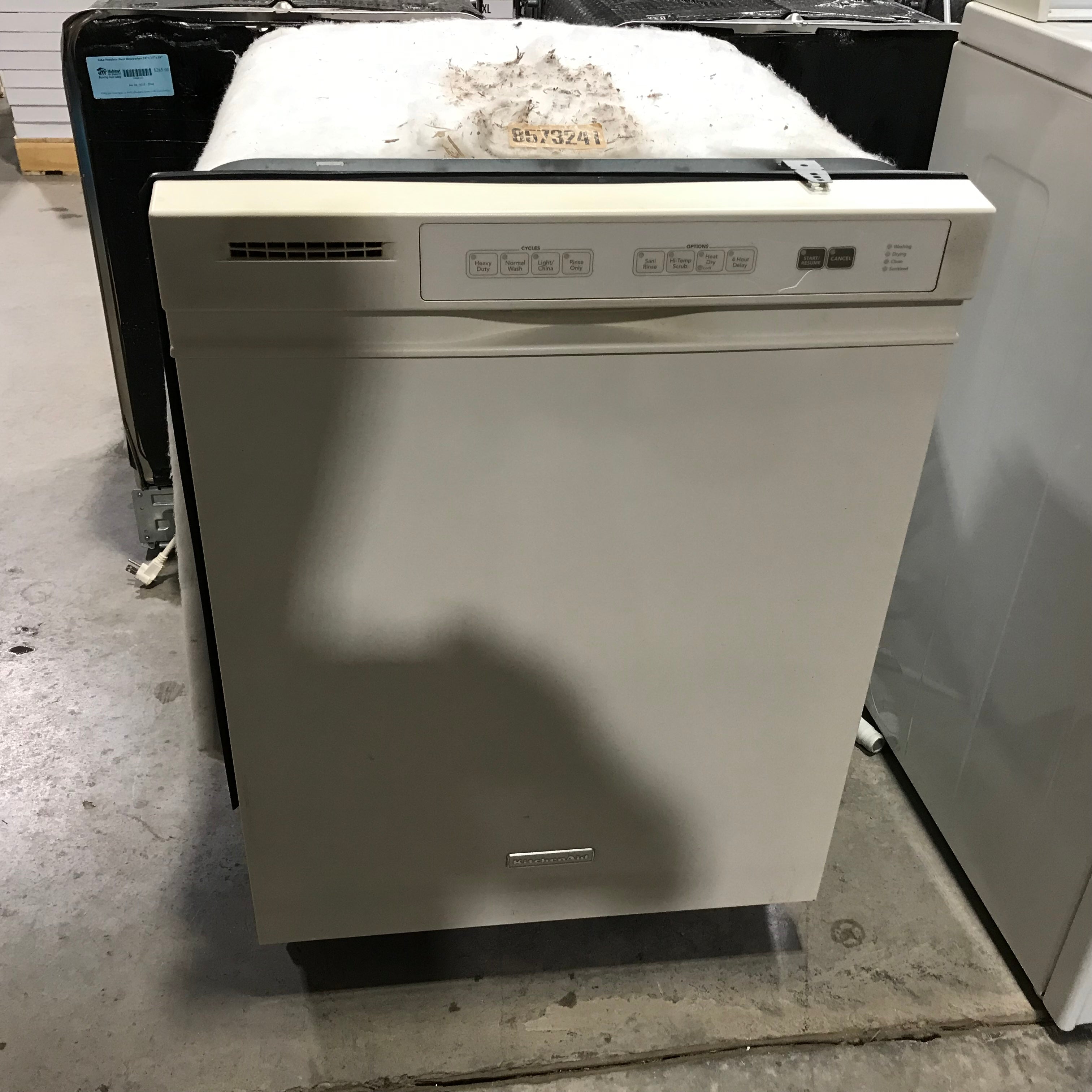 KitchenAid White Dishwasher 24"x 25"x 34"