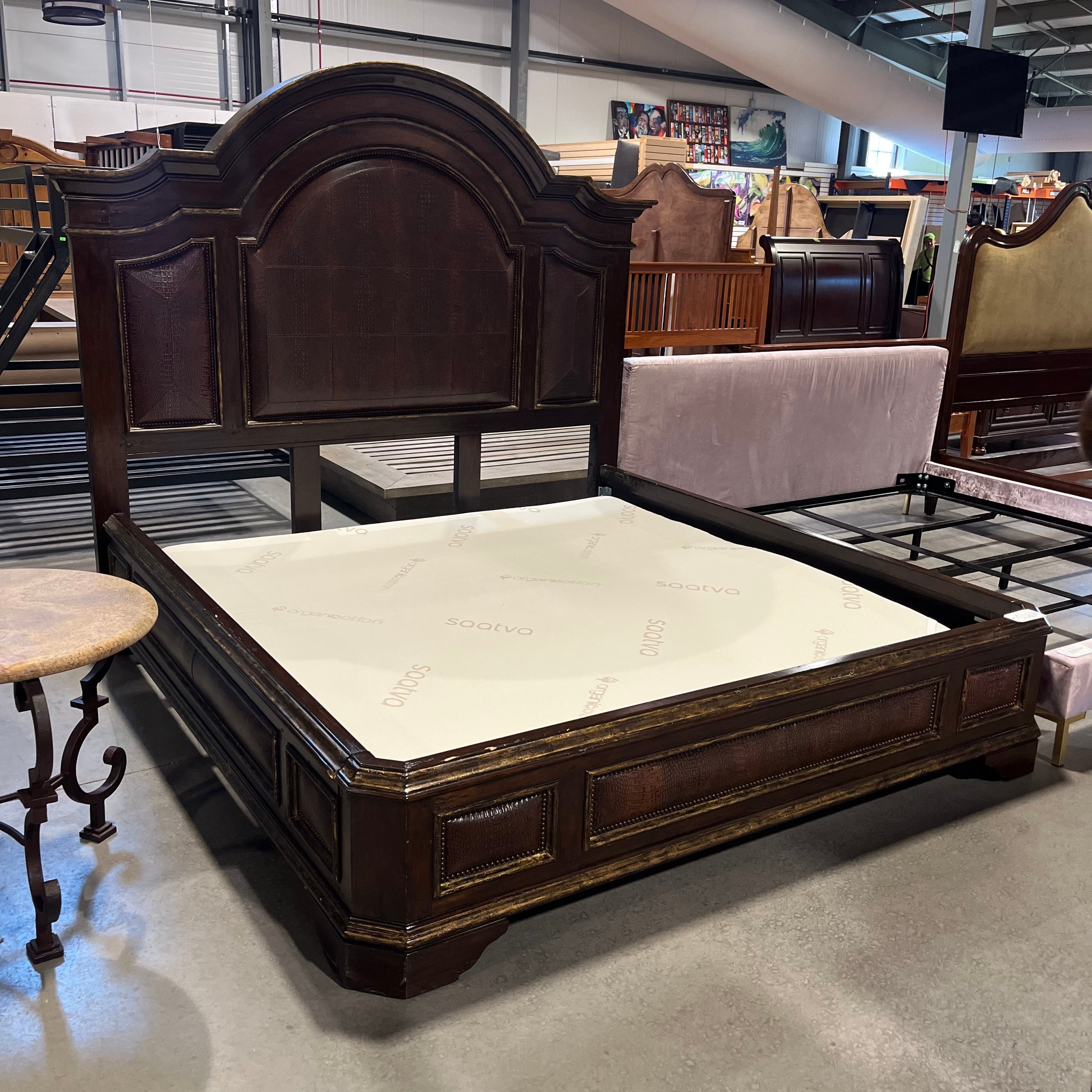 KING Hampton Dark Solid Wood With Faux Leather and Nail Head Bedset 92"x 90" 78.5"
