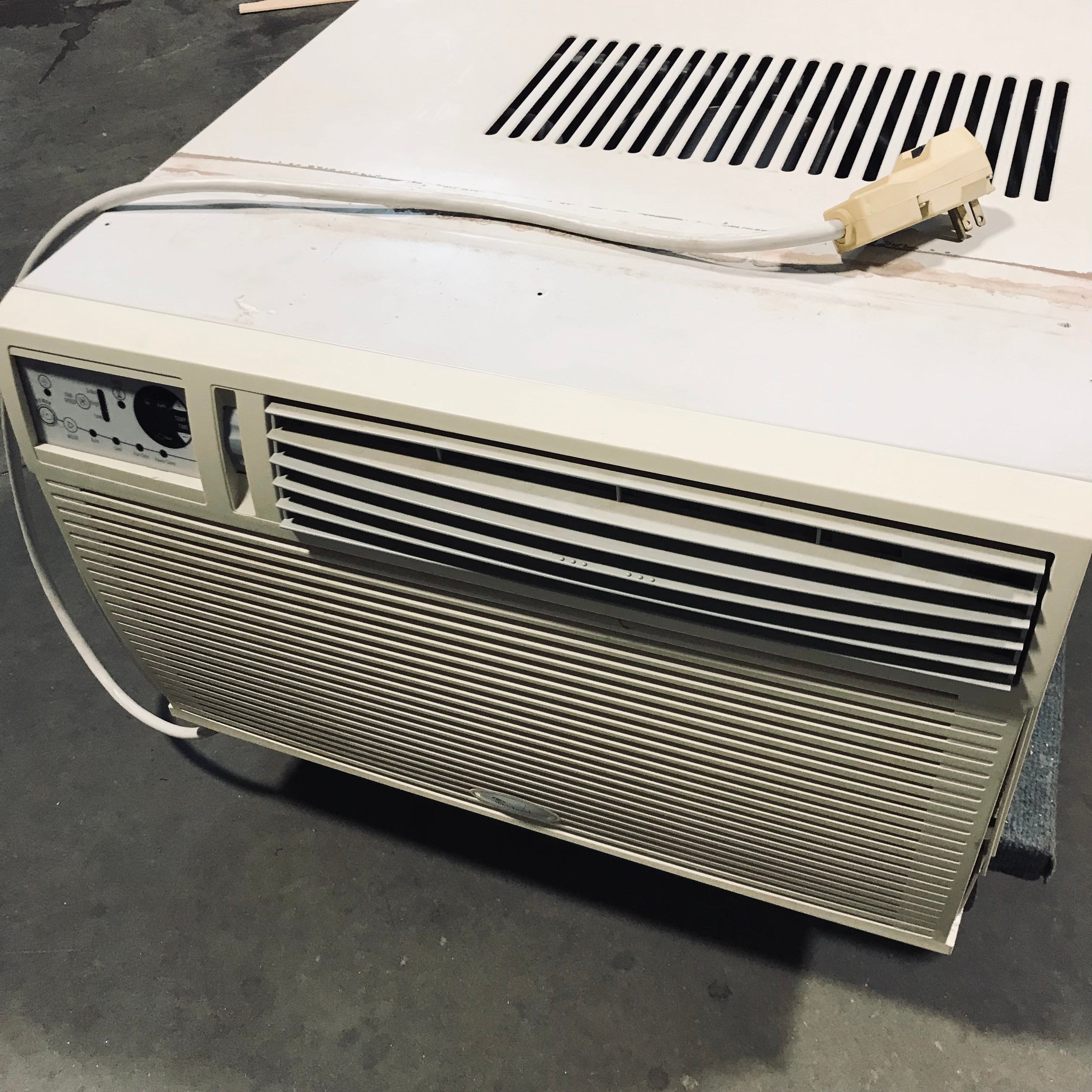 25.5"x 25"x 16" Whirlpool Window AC Unit