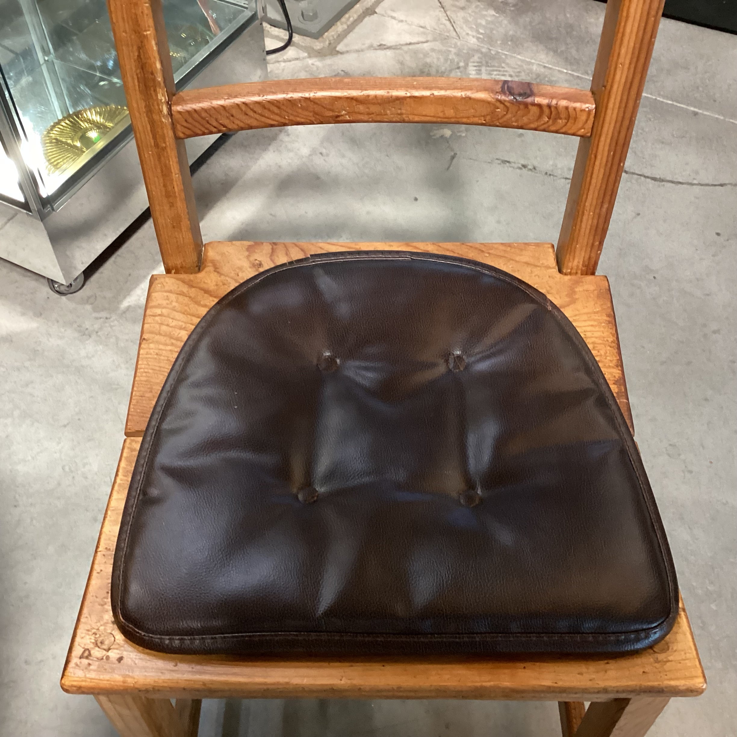 Round Distressed Finish Wood with Pedestal Table & 4 Chairs with Leather Cushions Dining Set 66" Diameter x 30.5"