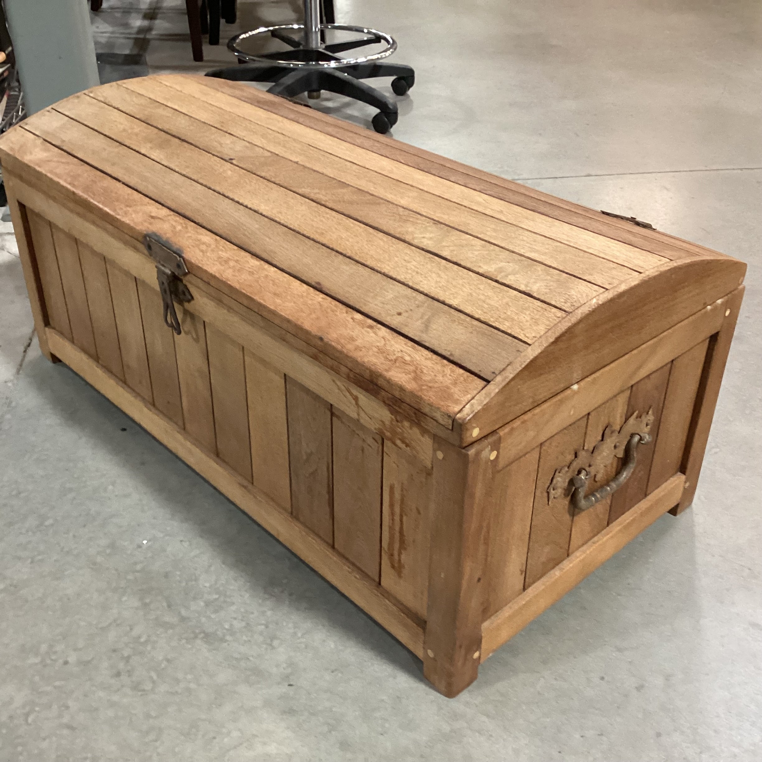 Vintage Solid Wood Plank with Iron Hardware Trunk 40"x 21"x 18"