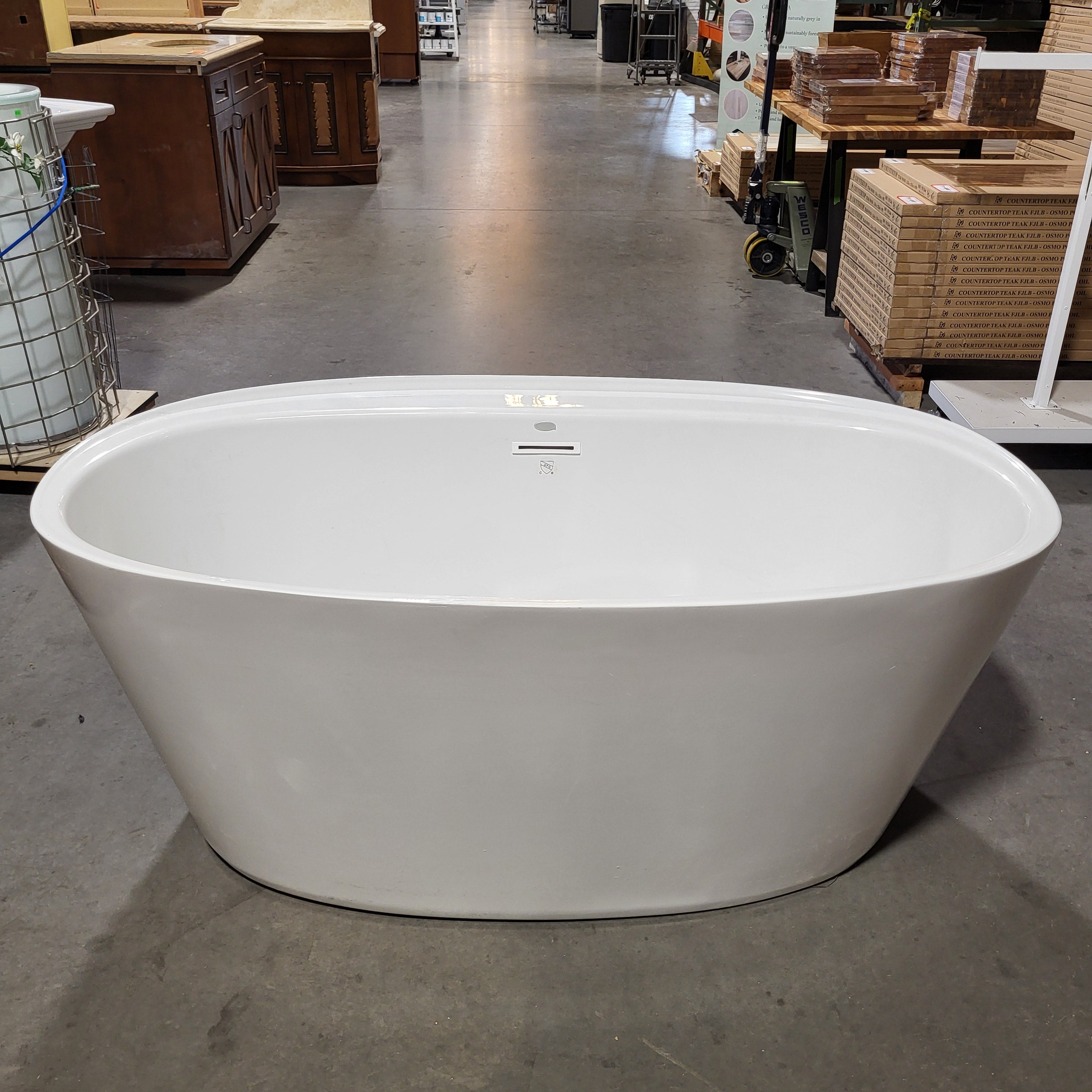 59"x 31.5"x 25" Jacuzzi Gloss White Contemporary Stand Alone Tub