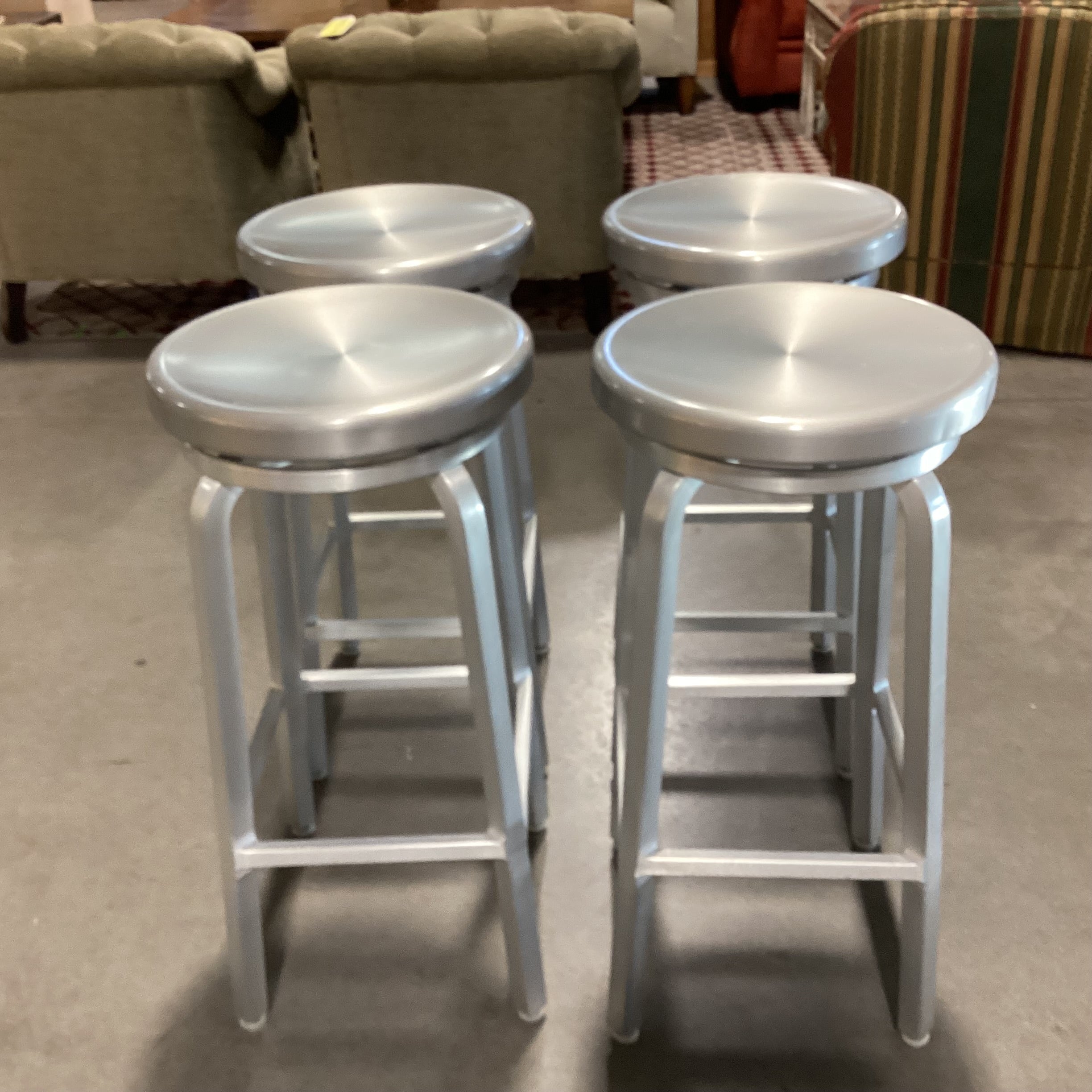 Set of 4 Aluminum Swivel Barstools 30"