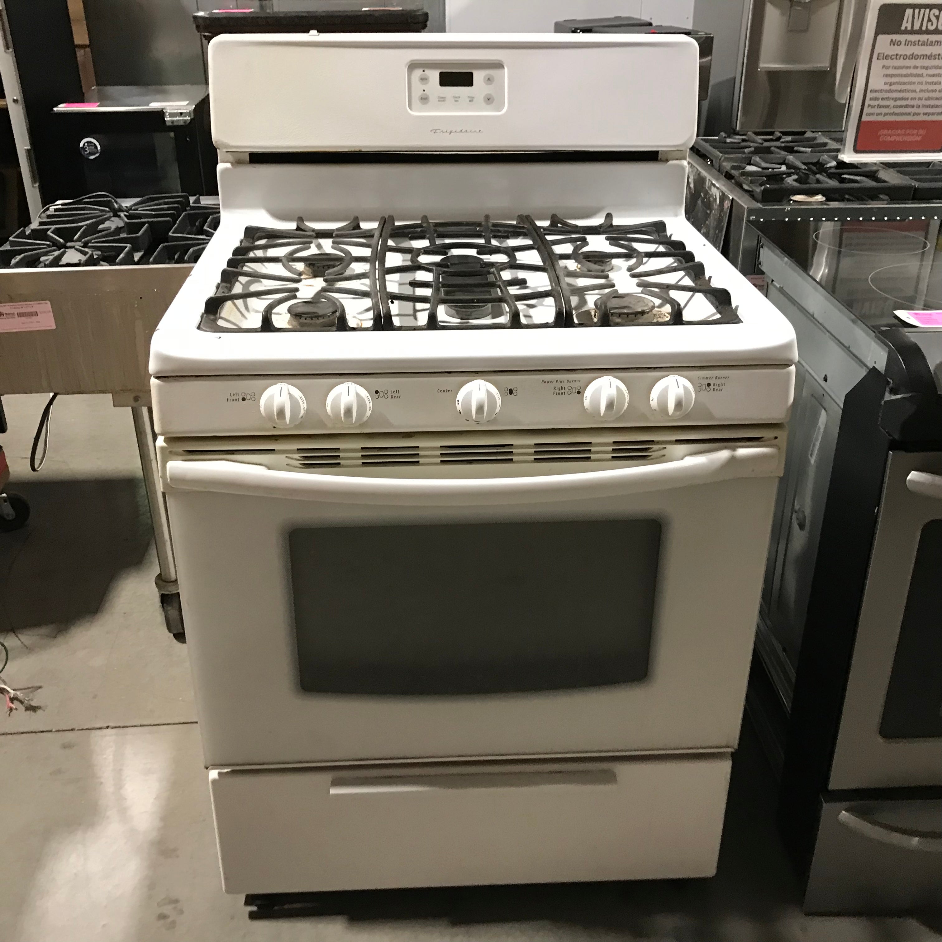Frigidaire White 5 Burner Gas Range 30"x 26"x 48"