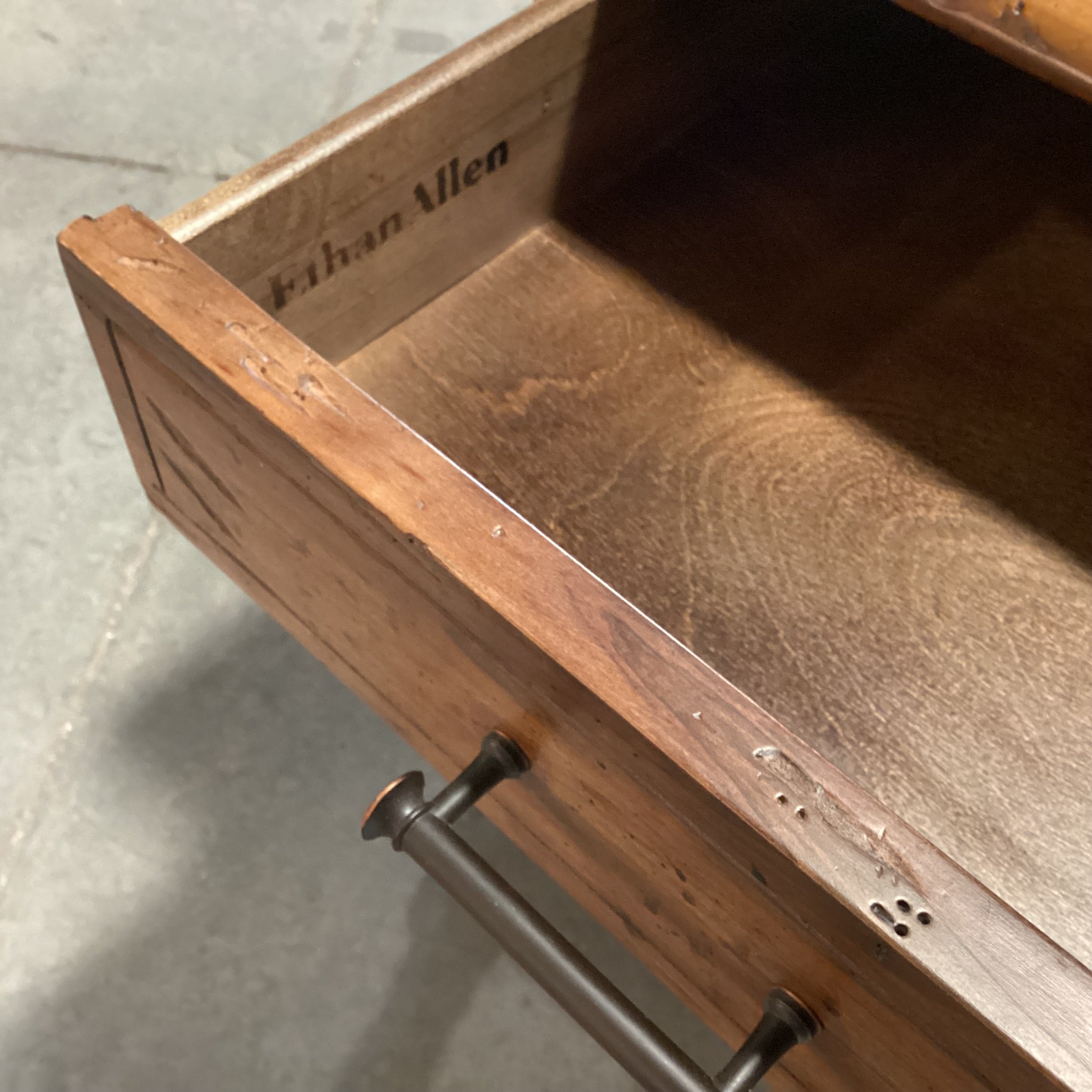 Ethan Allen Distressed Carved Wood 1 Drawer Bottom Shelf End Table 22"x 28"x 25"