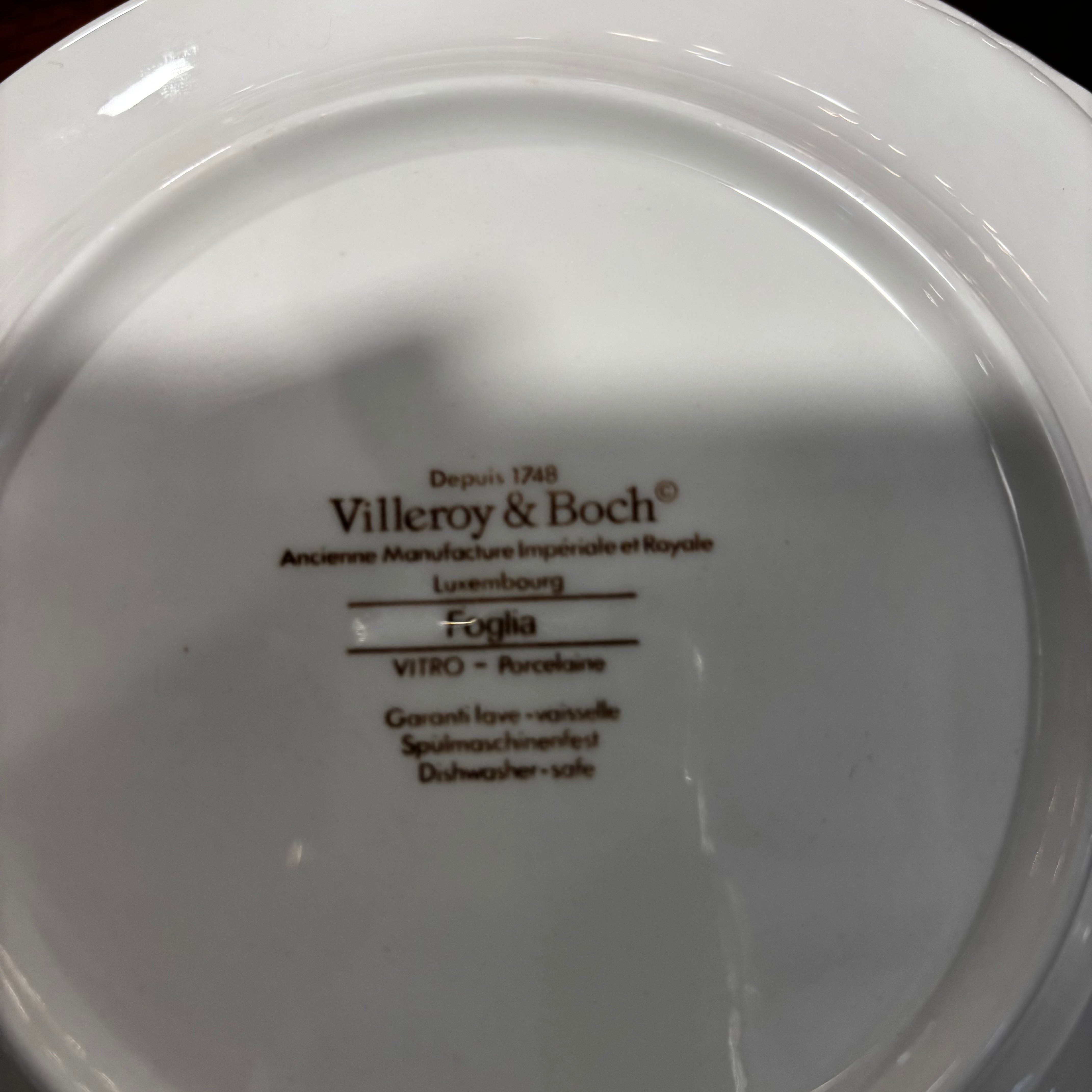 Set of 53 Pieces Villeroy & Boch "Foglia" Porcelain Dinnerware Set
