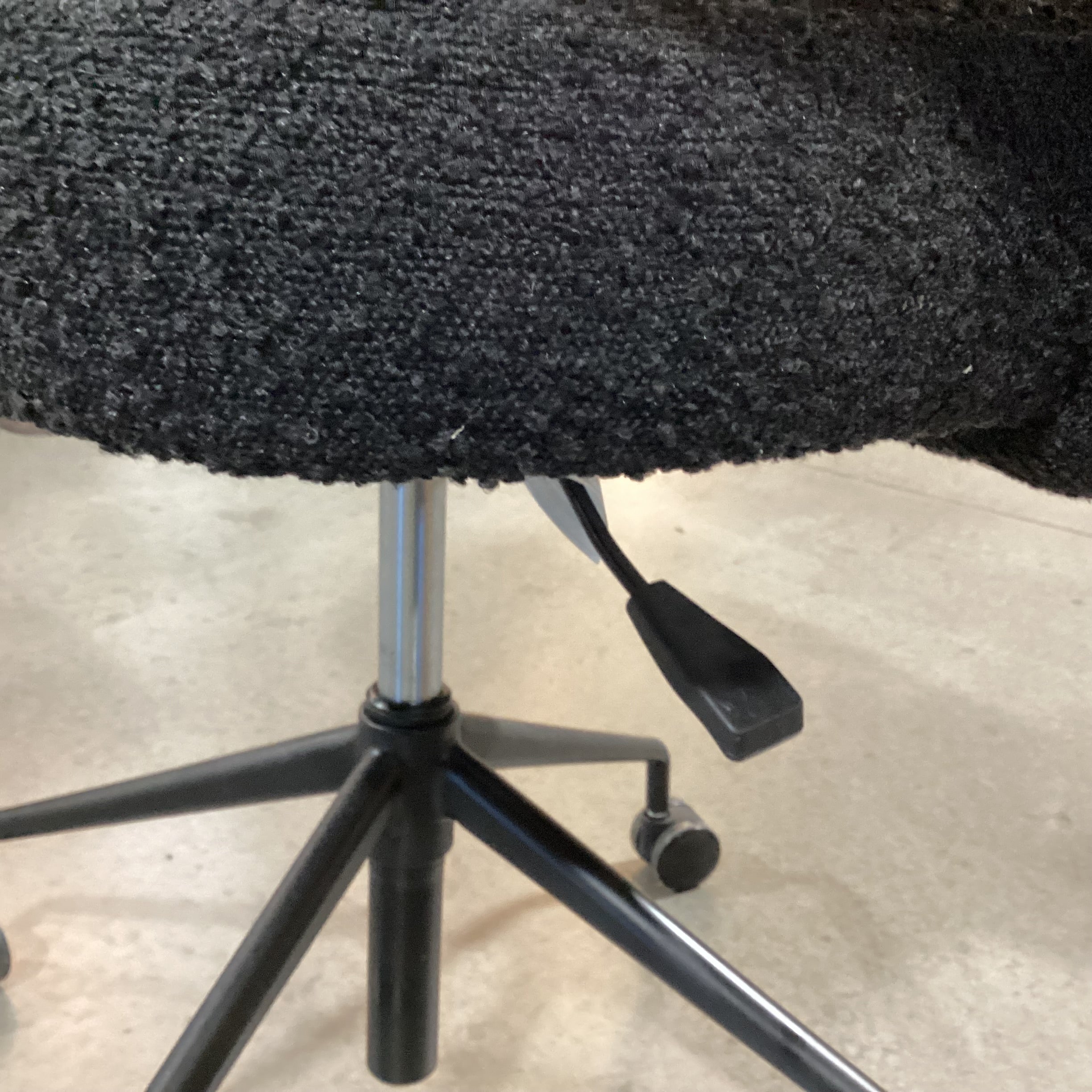 Rove Concepts Black Chatou Boucle Adjustable Office Chair 26"x 23"x 34"