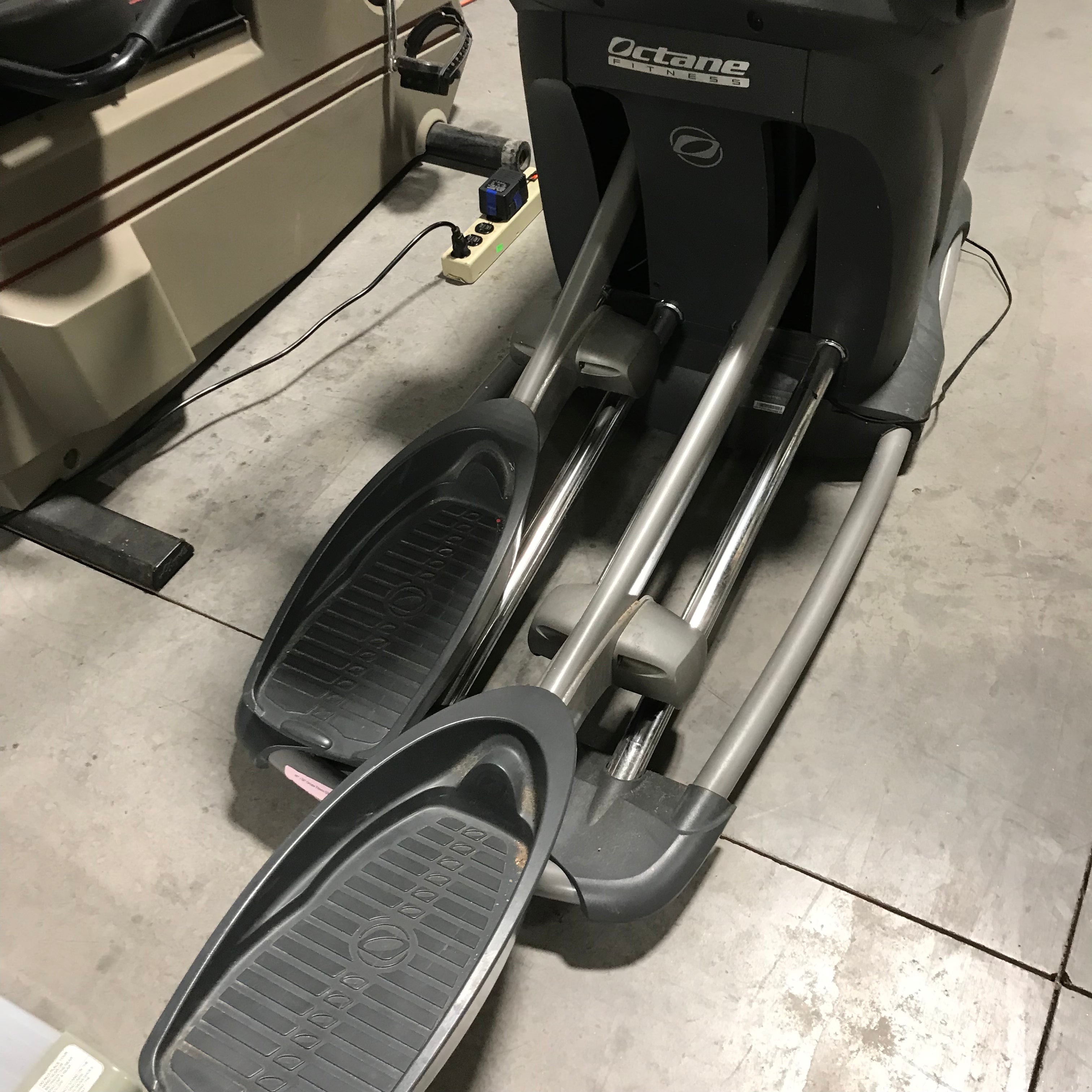 65" x 26" Octane Fitness Q35 Elliptical