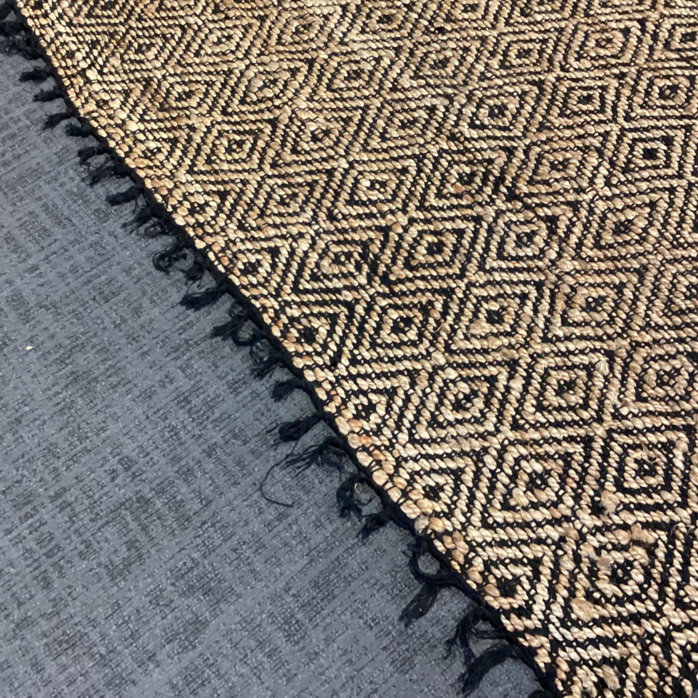 Unique Loom Black & Tan Jute Hand Woven Rug 5'x 8'