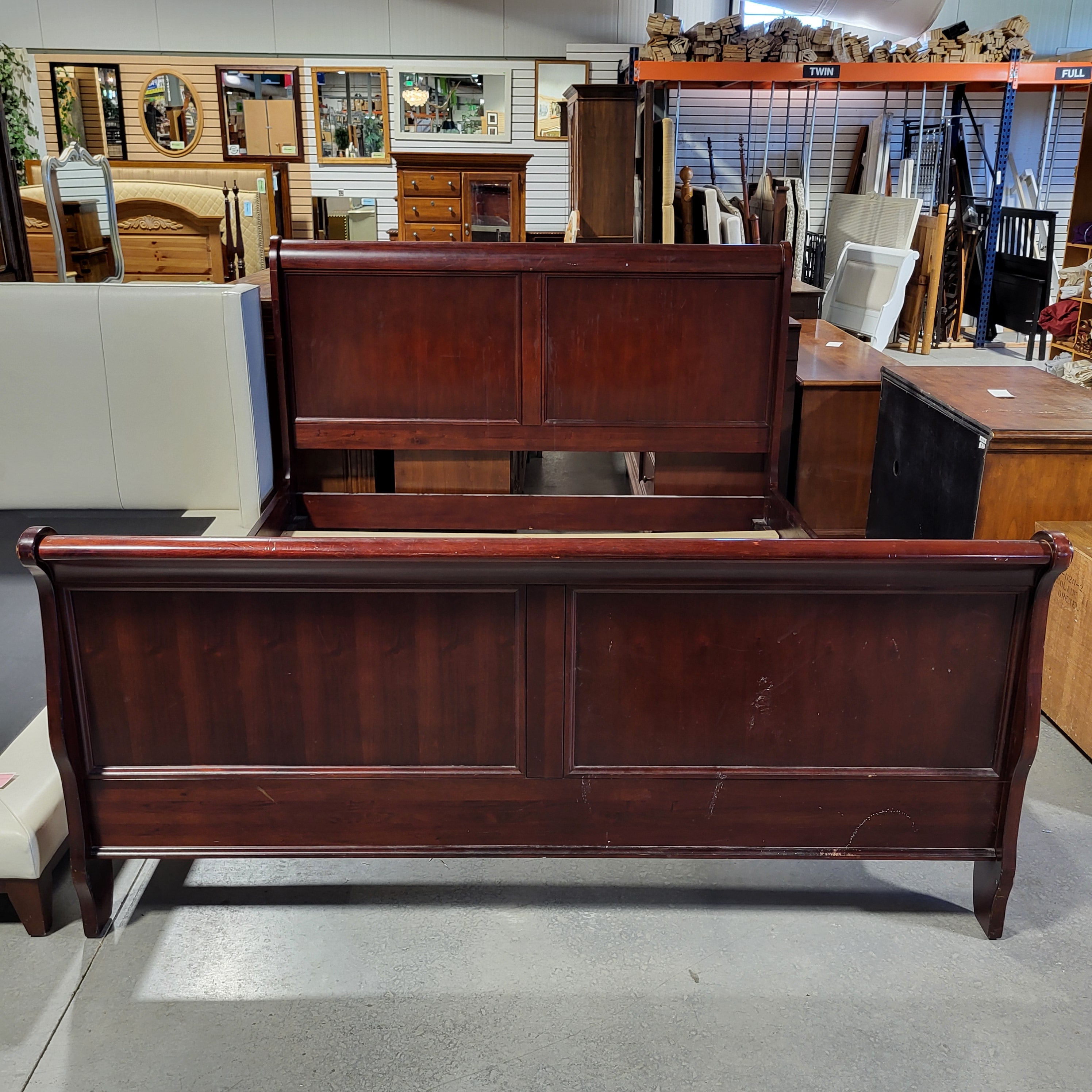 Cal King Reddish Brown Sleigh Bed Set 76"x 94"x 50"