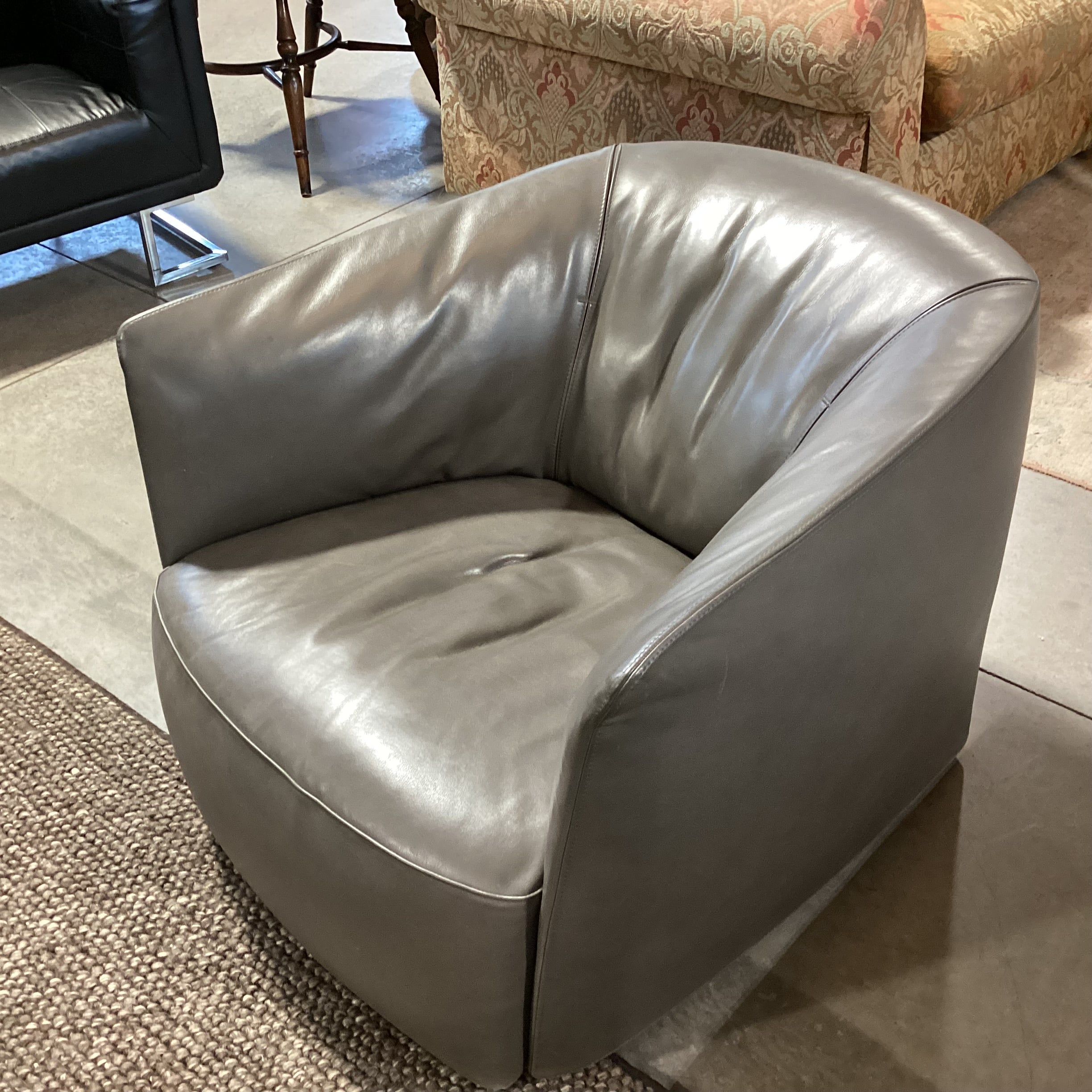 Poliform Santa Monica Grey Leather Modern Swivel Chair 30"x 33"x 26"