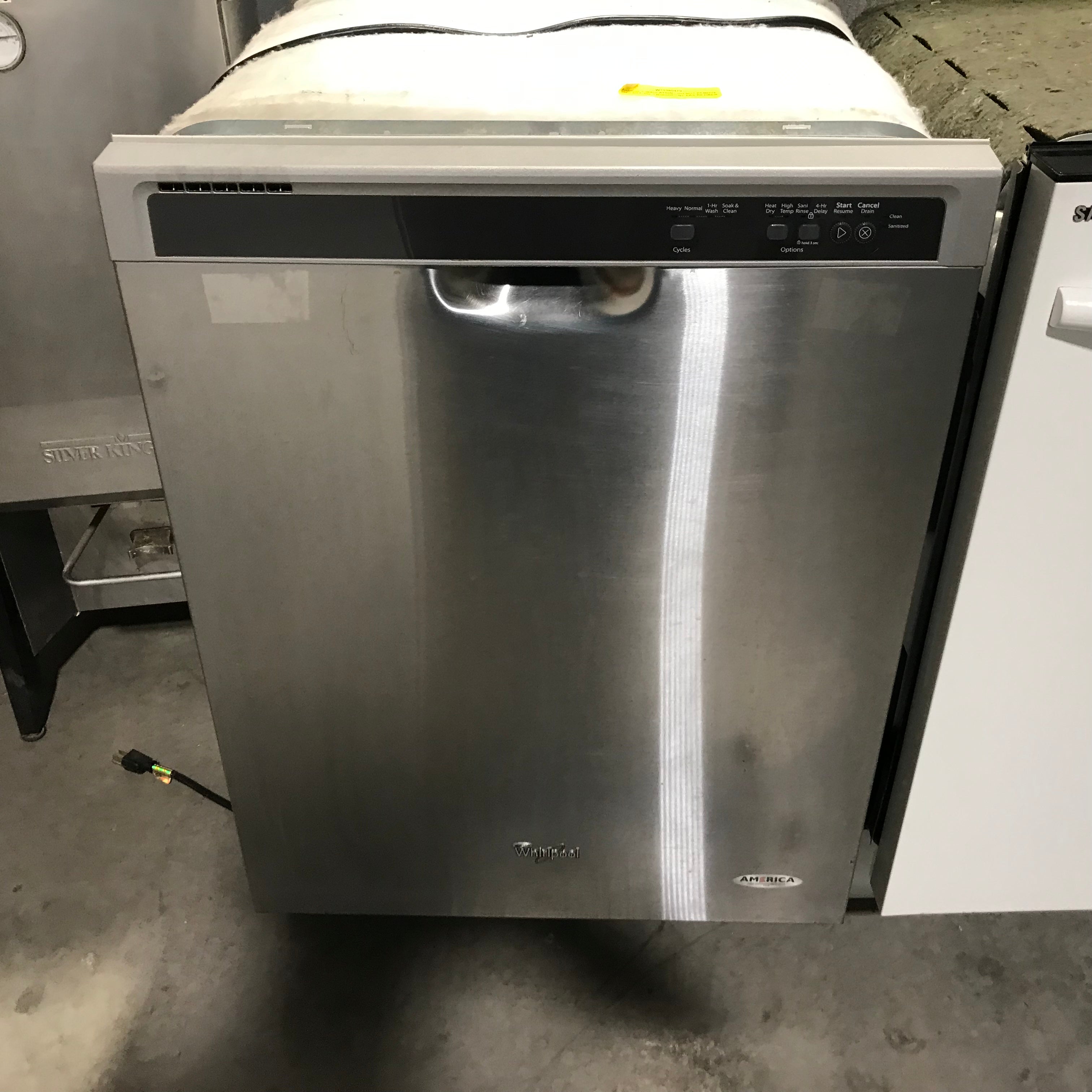 Whirlpool Stainless Steel Dishwasher 24"x 25"x 34"