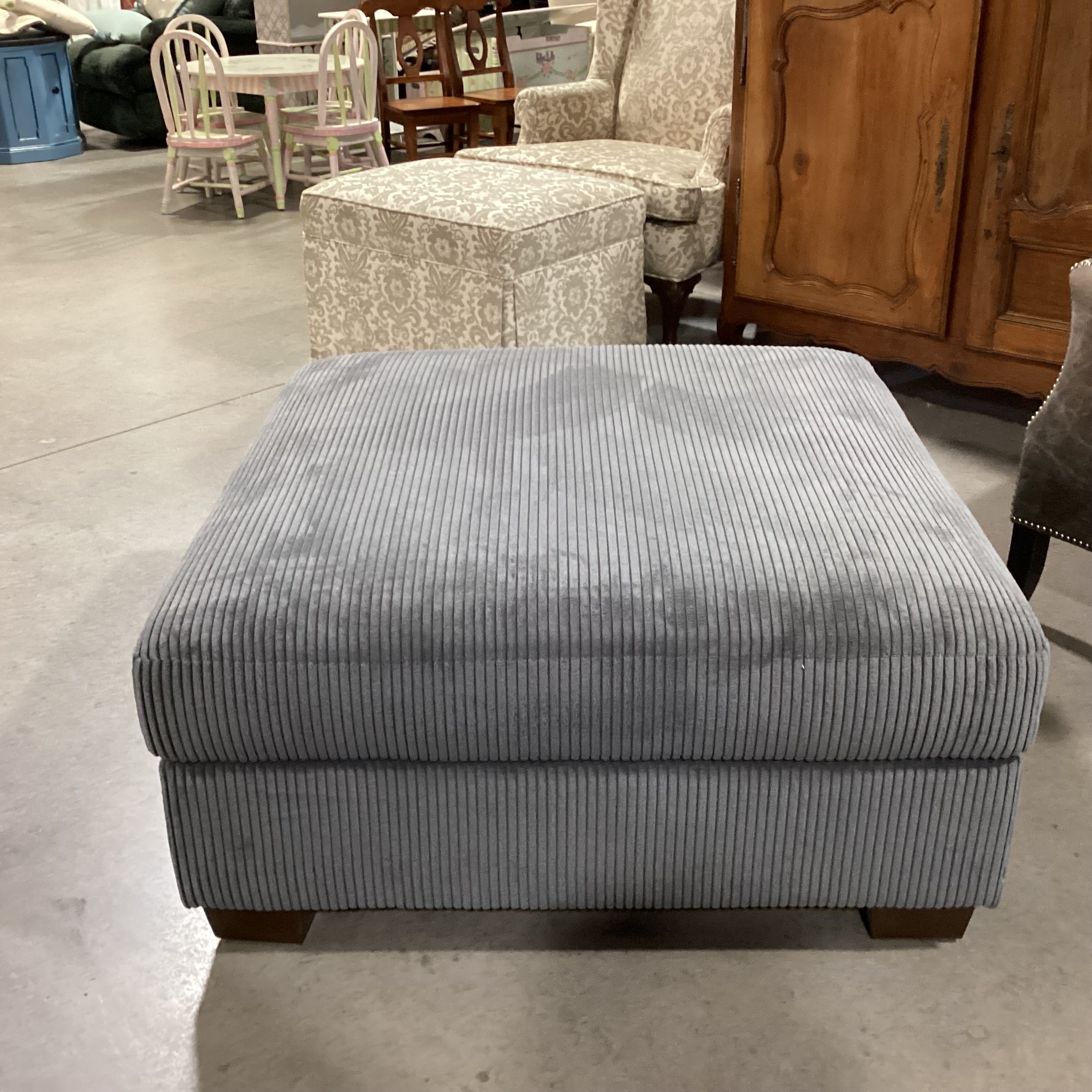Thomasville Grey Wide Ribbed Chenille Ottoman 39"x 39"x 18.5"