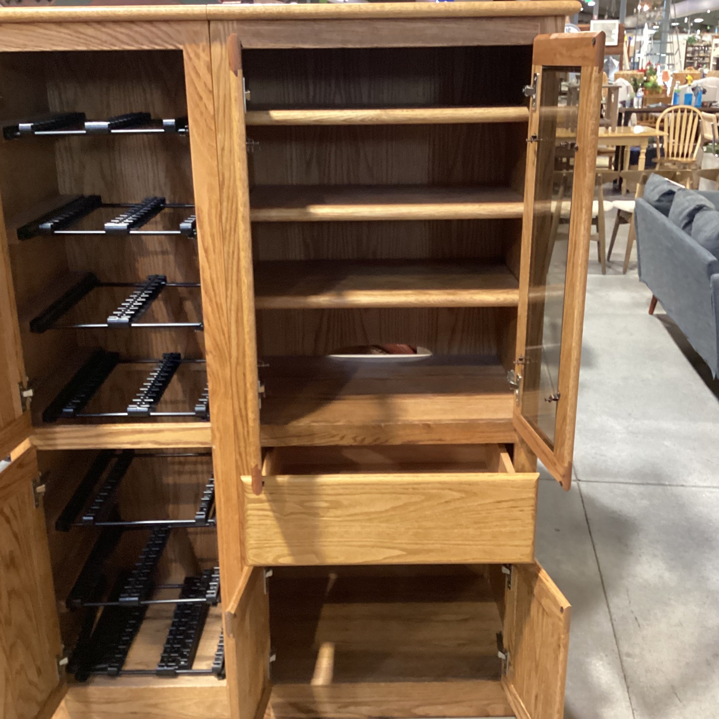 Woodleys Oak 5 Door with Shelves 1 Drawer Entertainment Cabinet 47"x 20"x 63.5"