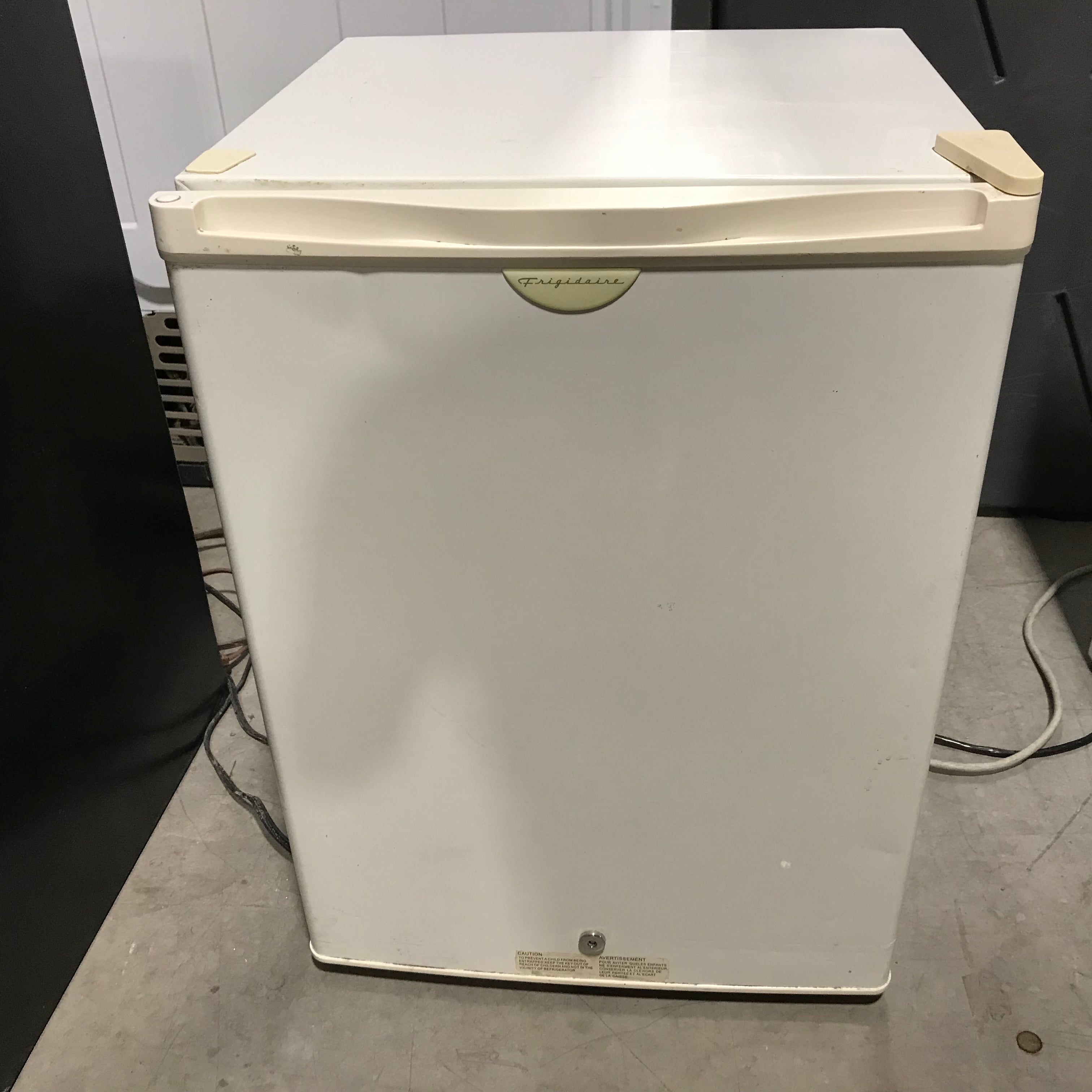 Frigidaire White Mini Refrigerator 19.5"x 19.5"x 28"
