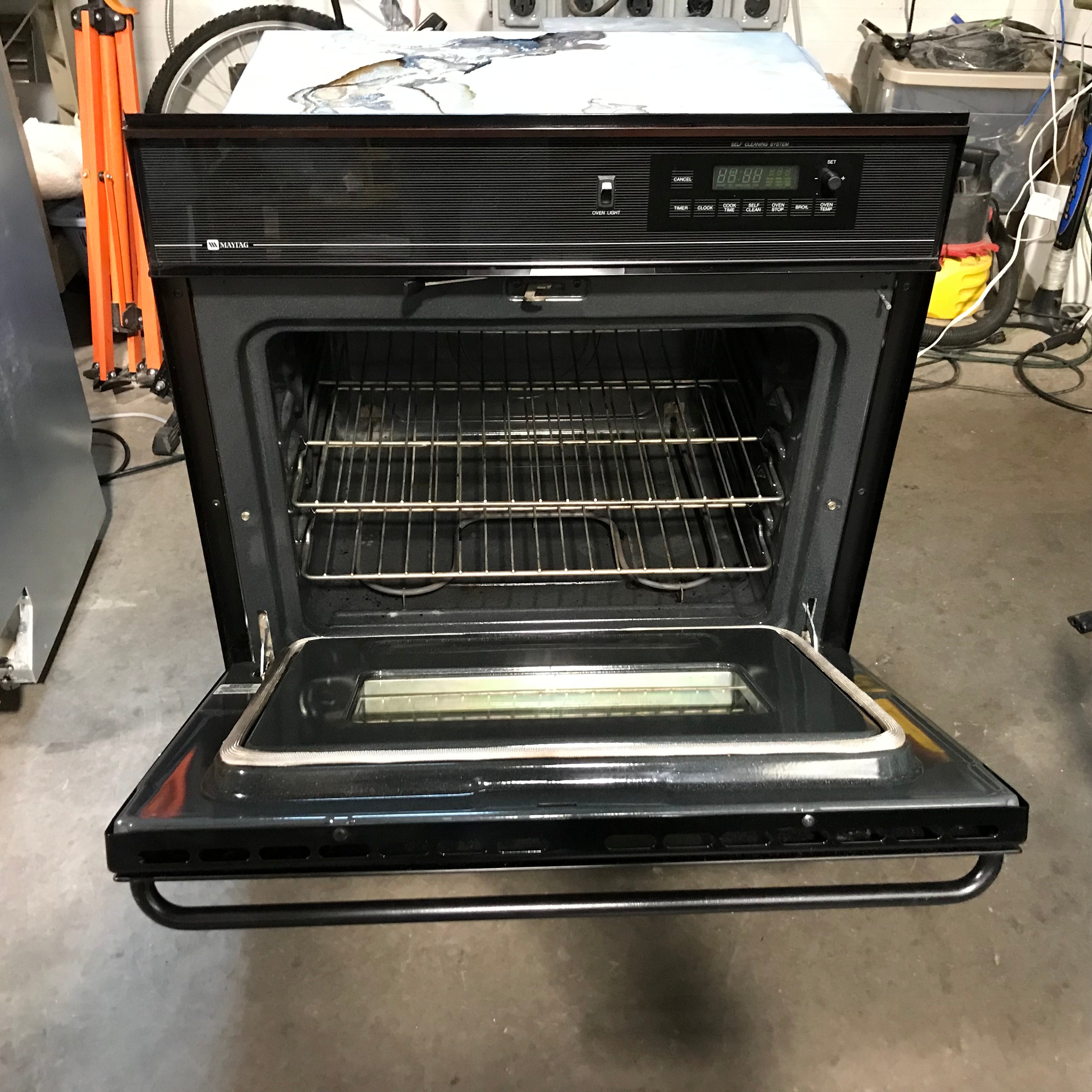Maytag Black Electric Wall Oven 30"x 24"x 28"