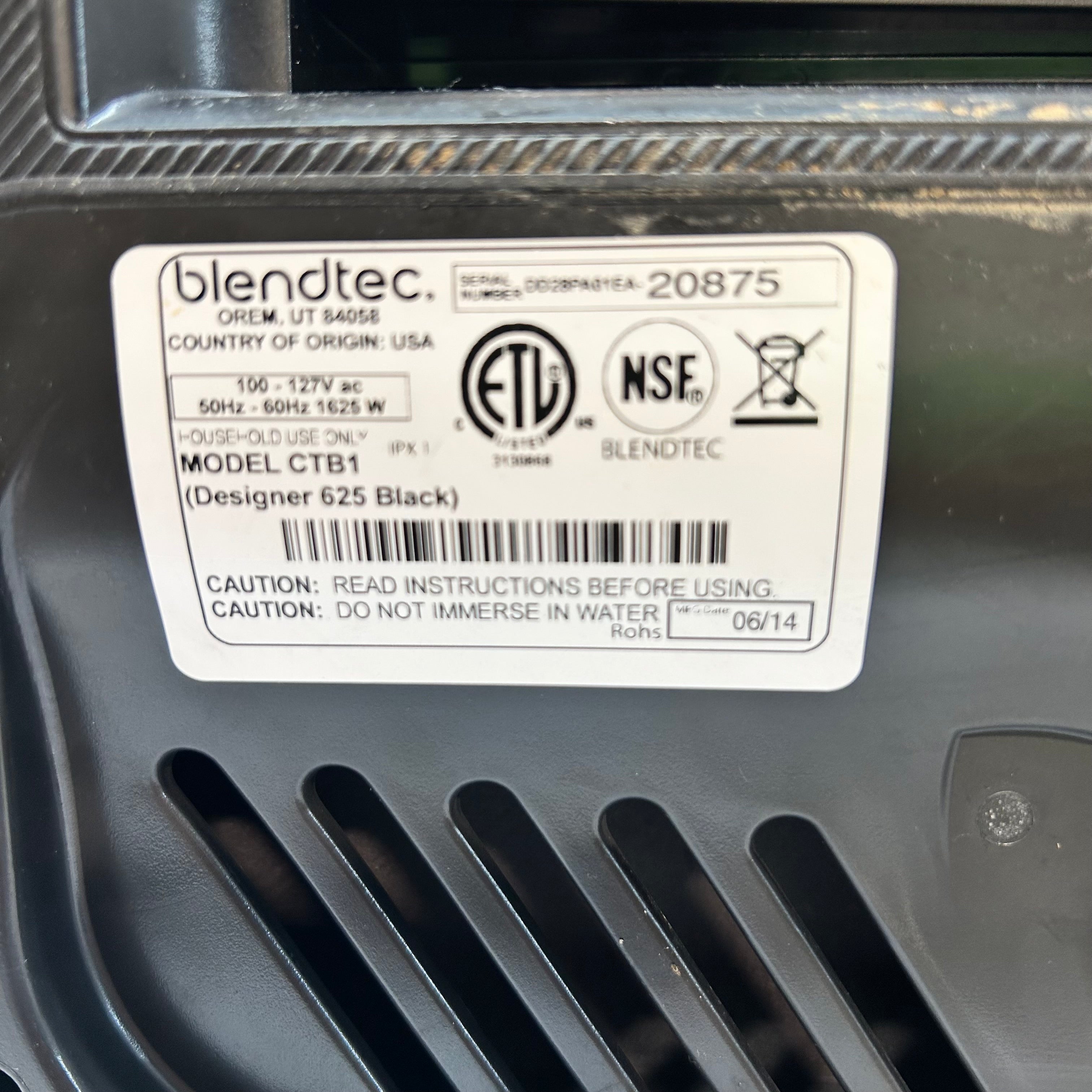Blendtec Model CTB1 Designer Series 9"x7"x 16"