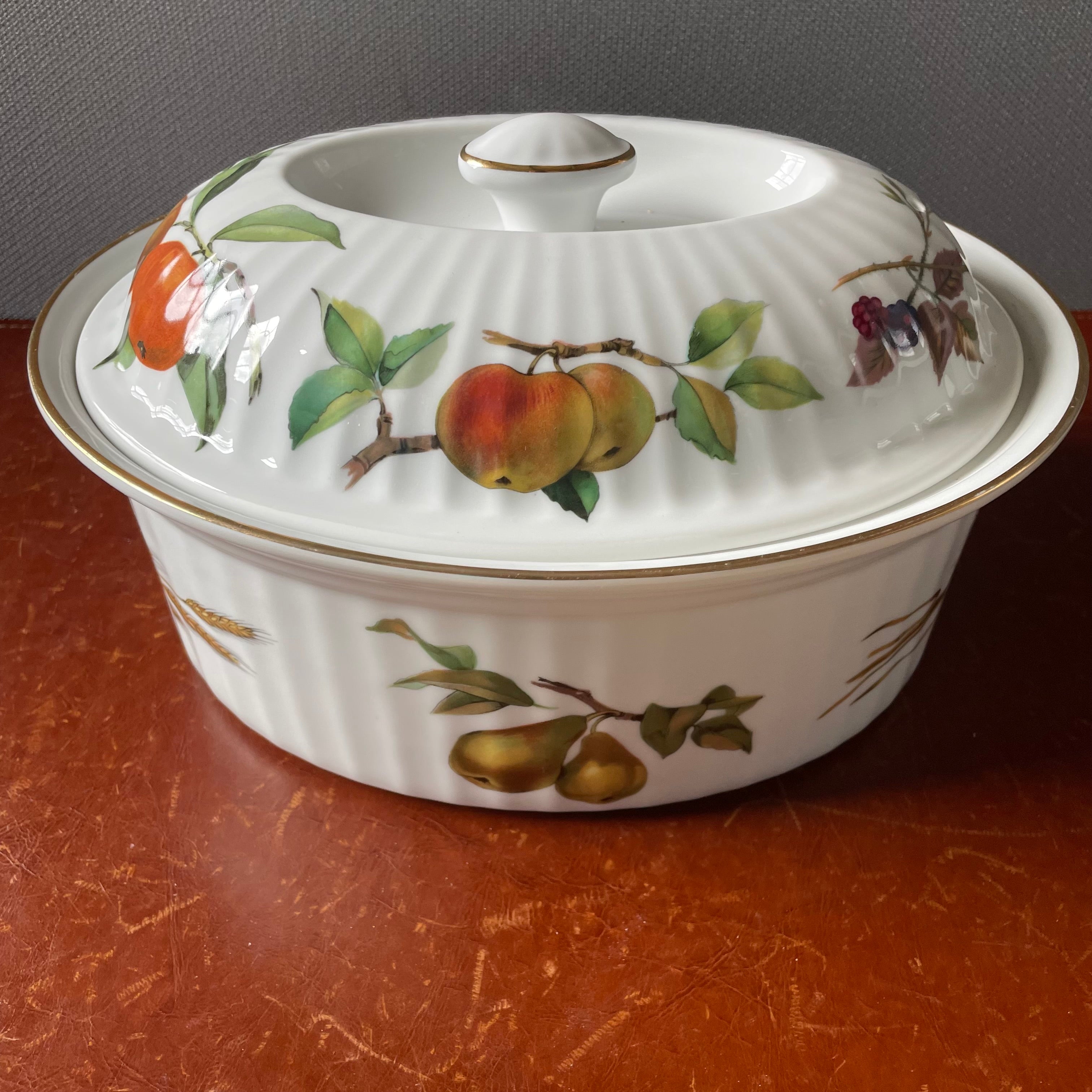 Vintage Royal Worcester Evesham Gold Oval Porcelain Harvest Motif Fluted Covered Casserole/Baking Dish, 10"x 6.5"