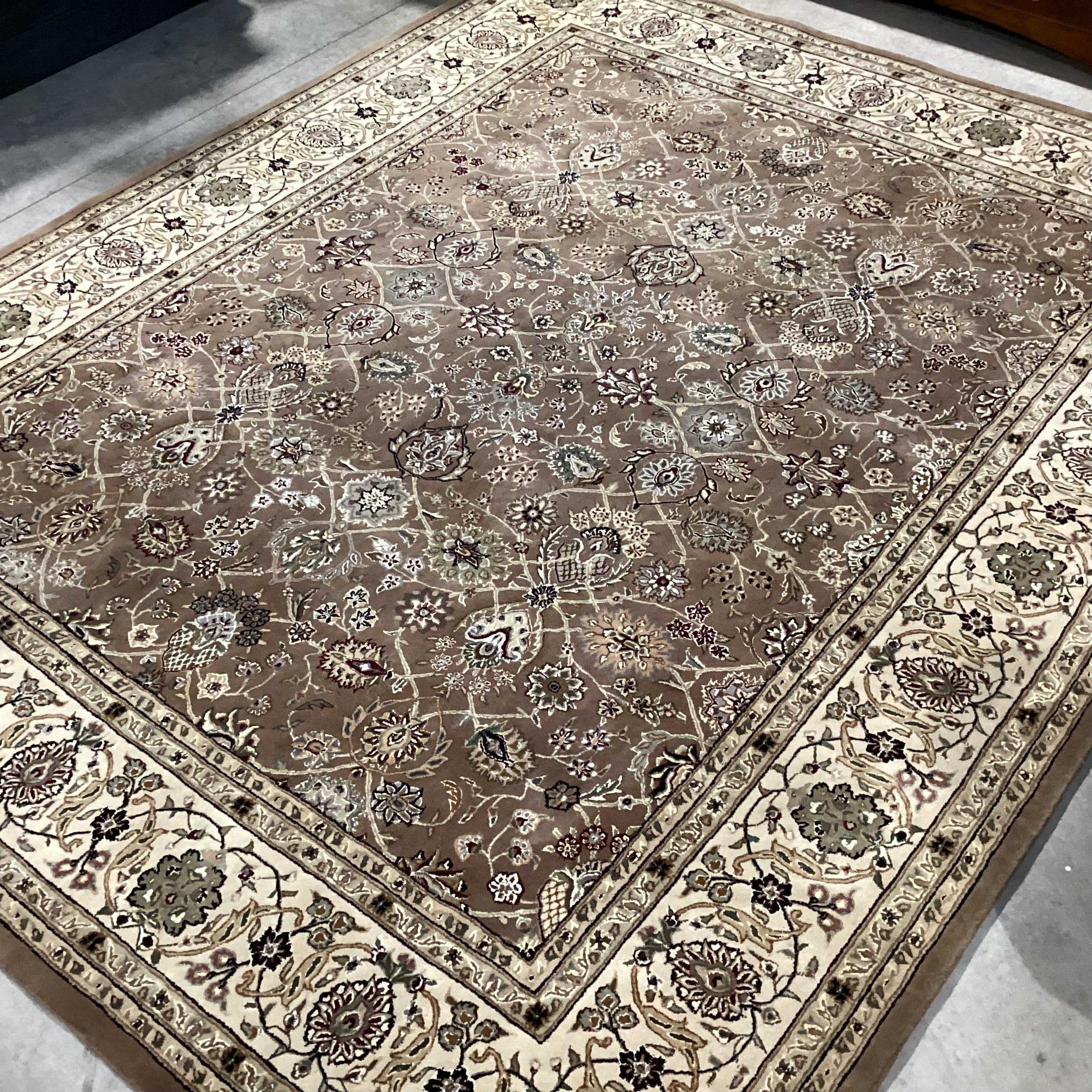 Nourison 2000 Collection Taupe Cream Black Floral Wool Rug 7'9" x 9'9"