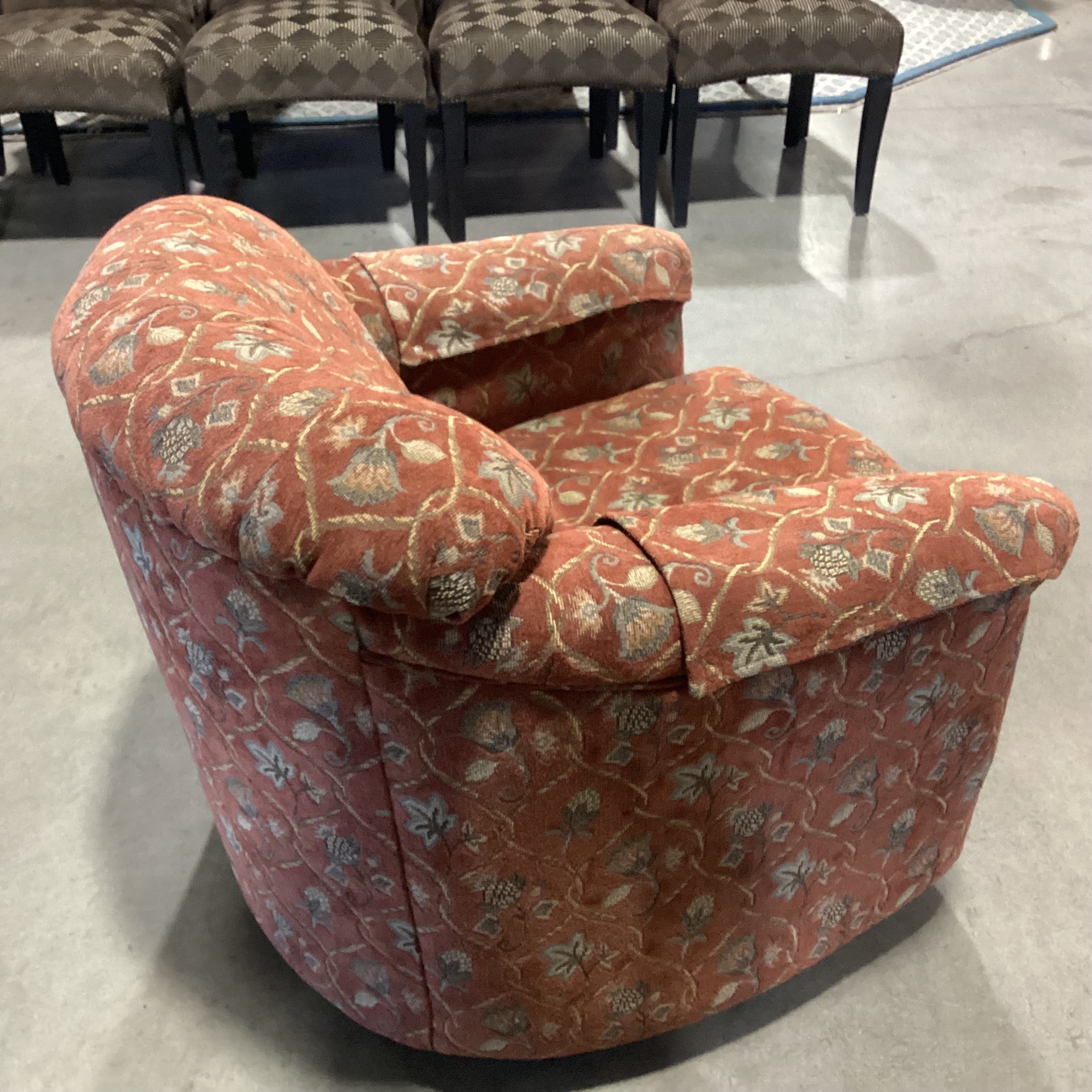 Flexsteel Rust & Sage Leaf Floral Swivel Rock Barrel Chair 33"x 33"x 31"