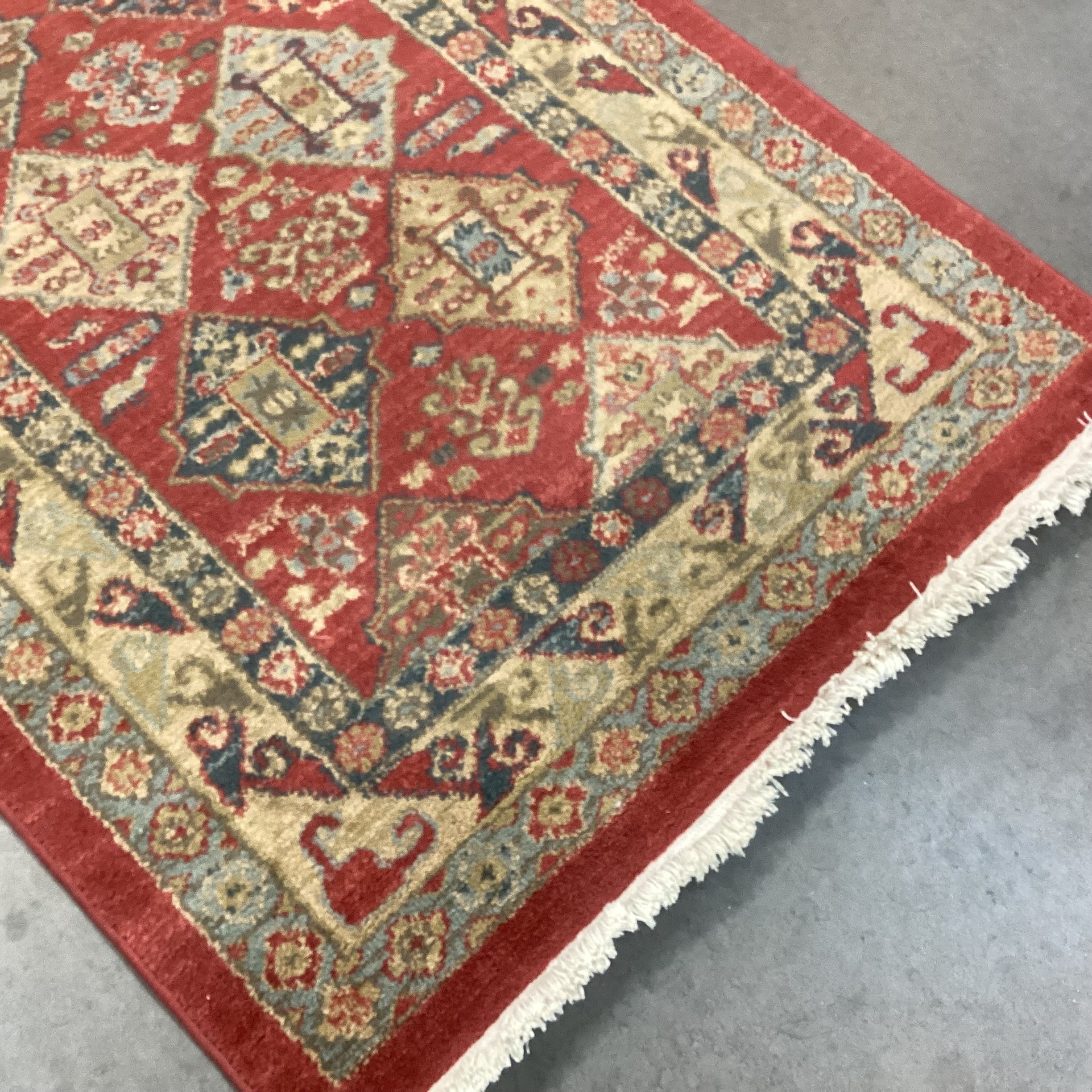 Unique Loom Serapi Collection Red Gold Poly Runner Rug 2' 8"x 6' 8"