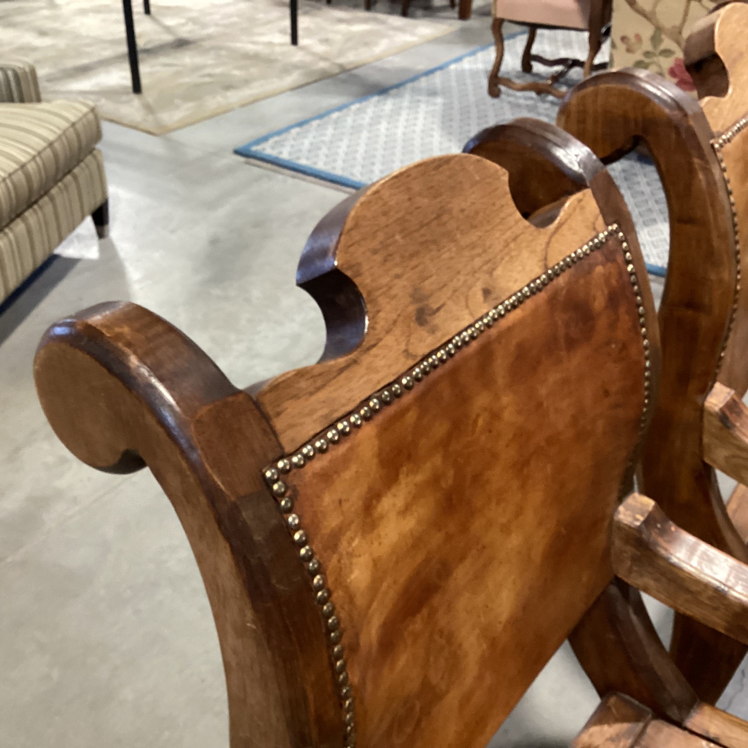SET of 4 Rustic Distressed Carved Wood & Leather Nailhead Scroll Arm Dining Chairs 22"x 28"x 41"