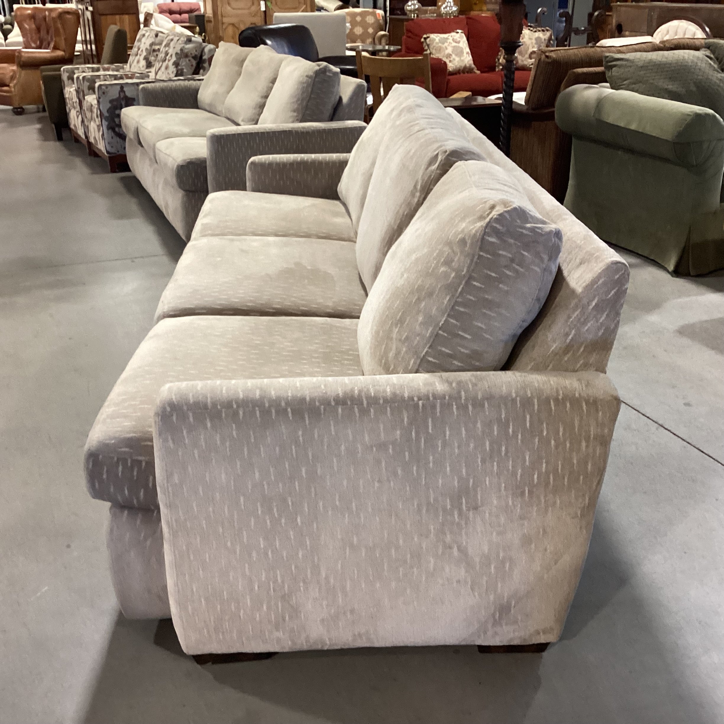 Flexsteel Beige & Cream Plush Woven Pattern Sofa 94"x 40"x 32"