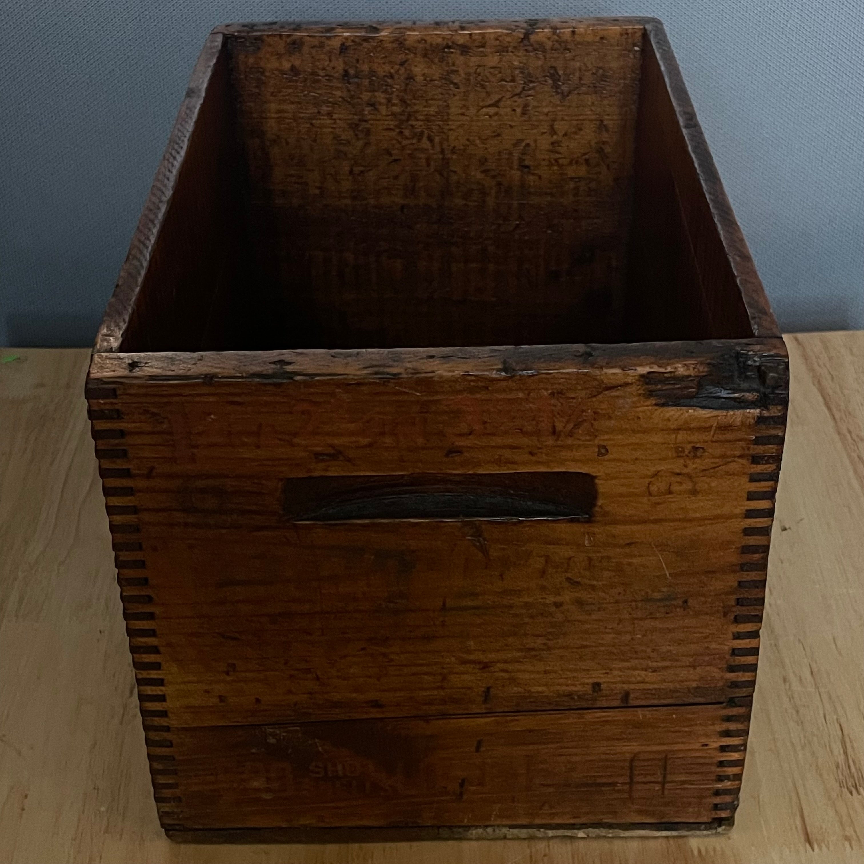 Antique Peters High Velocity Wooden Dove Tailed Ammo Crate,14.25"x 9.25"x 9"