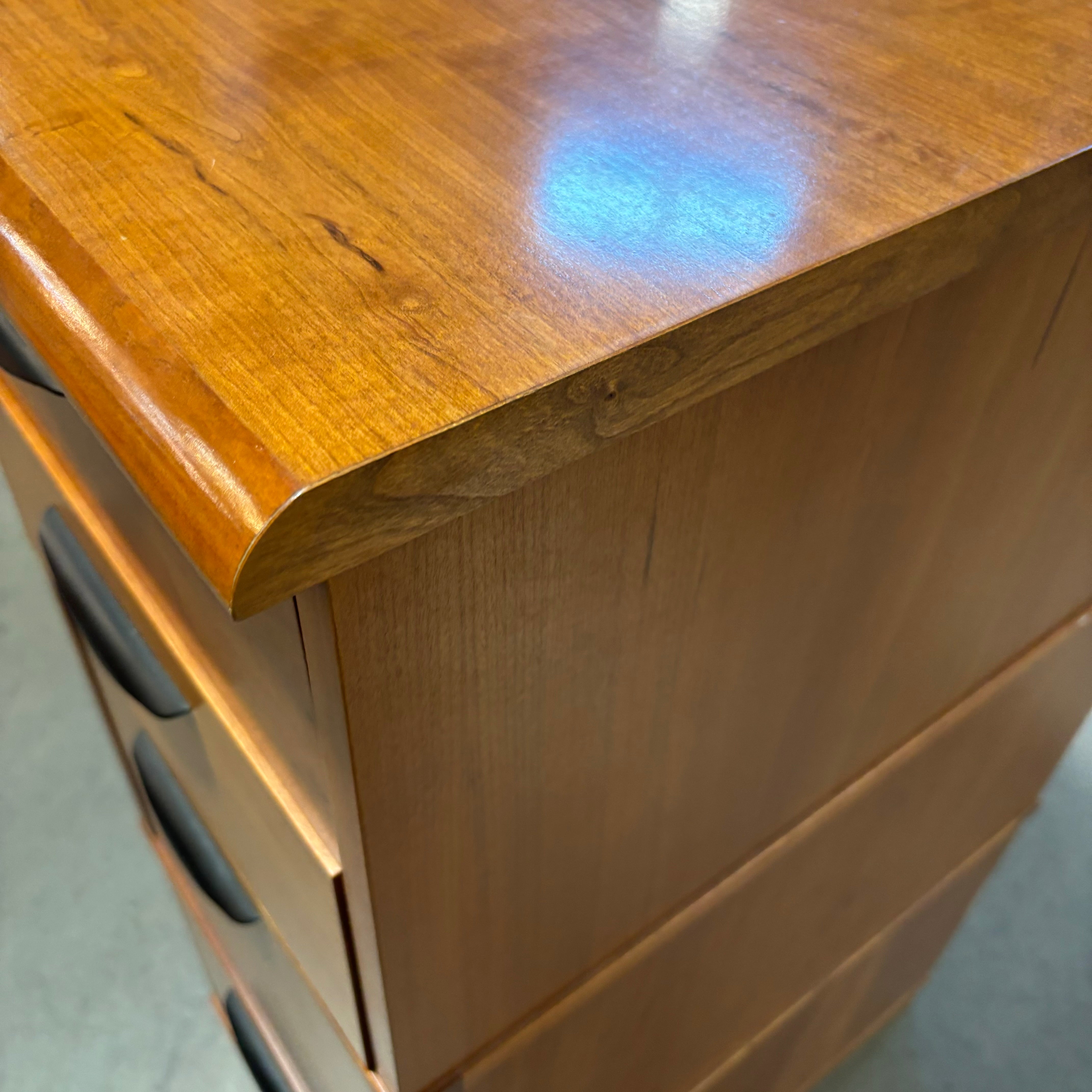 Lizell Quality Furniture Cherry Wood 4 Drawer Filing Cabinet 17"x 25"x 40"