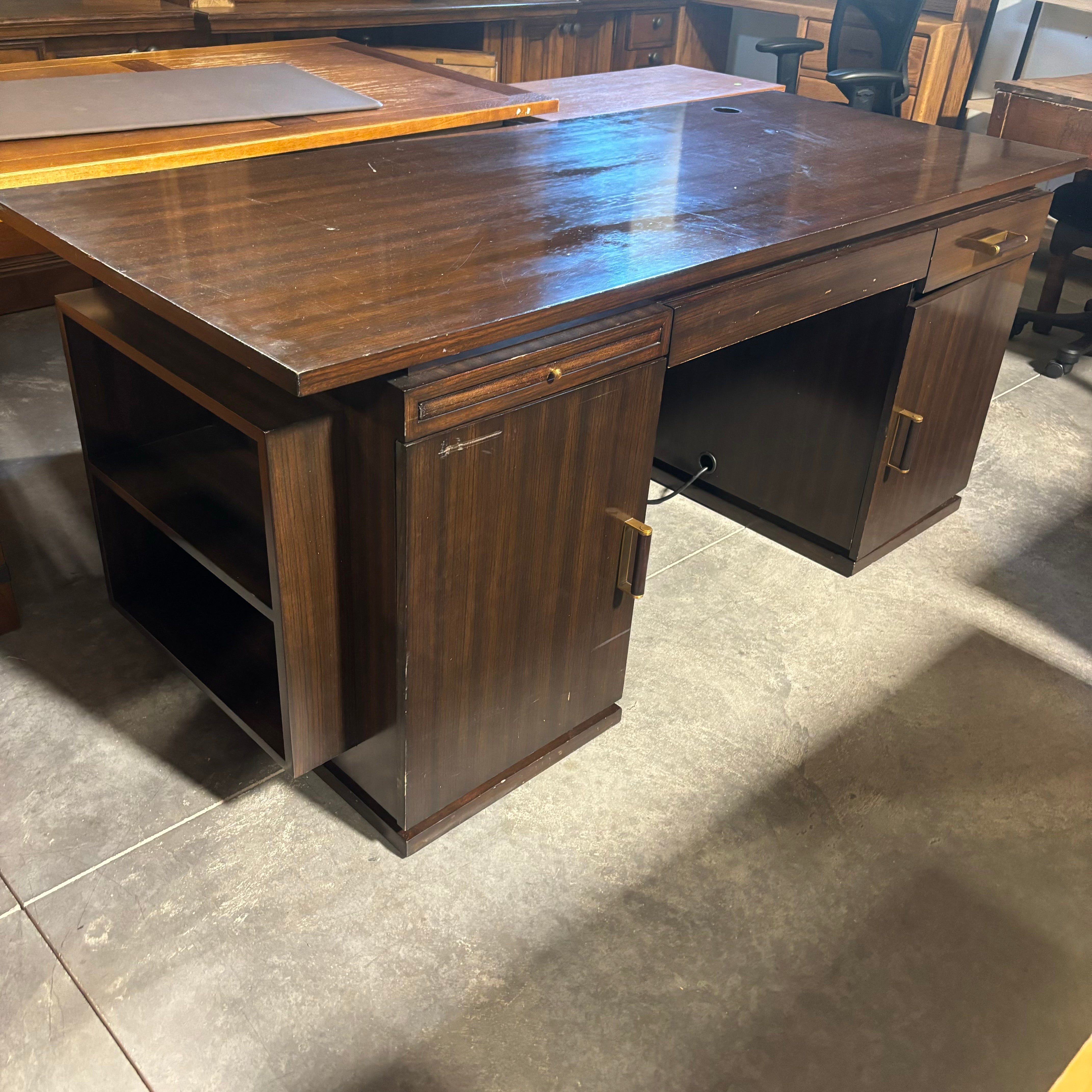 Hickory Chair By David Phoenix Caravelle 2 Door Multi Drawer Desk 72"x 32"x 30"