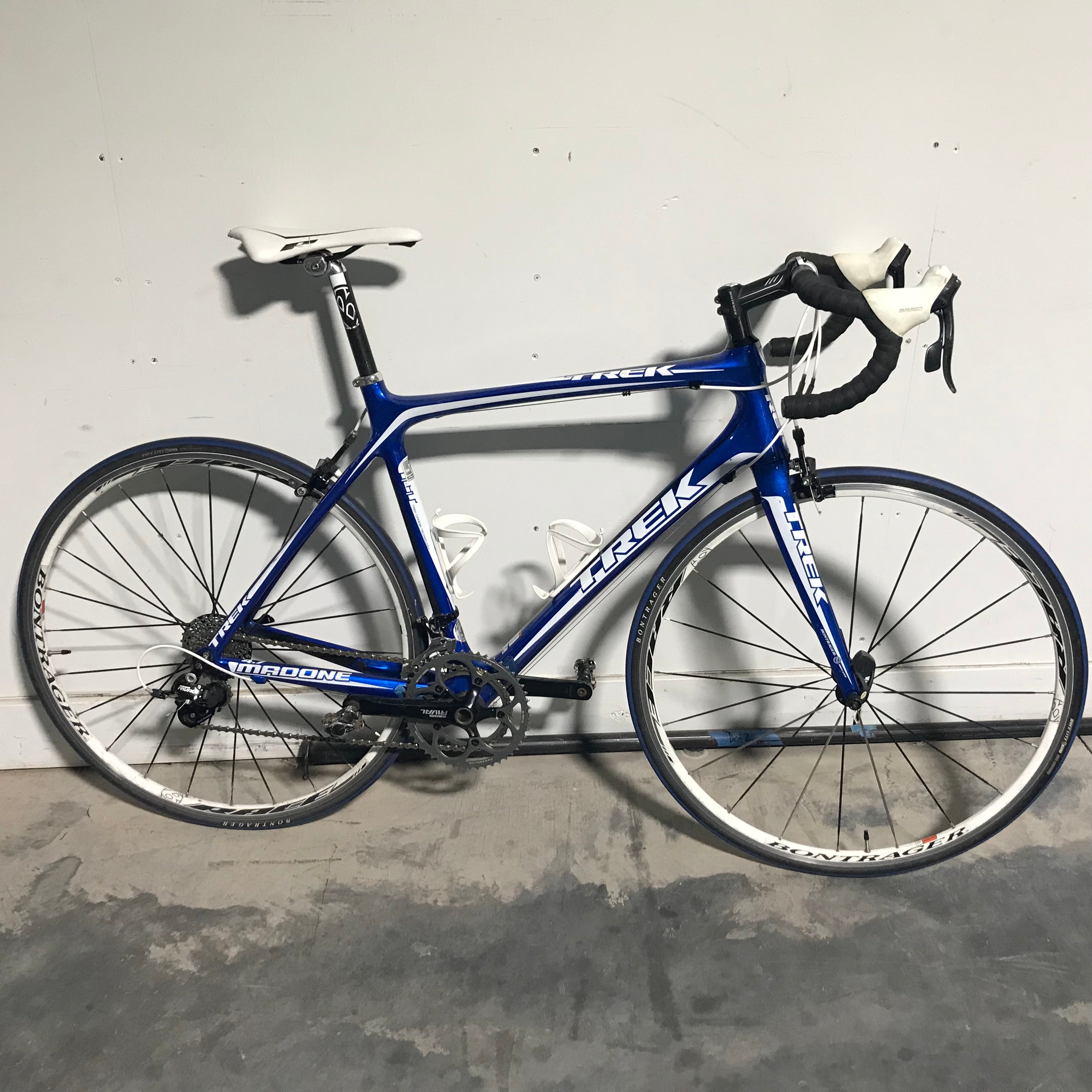 Trek Madone 4.7 Blue 56cm Carbon Fiber Road Bike