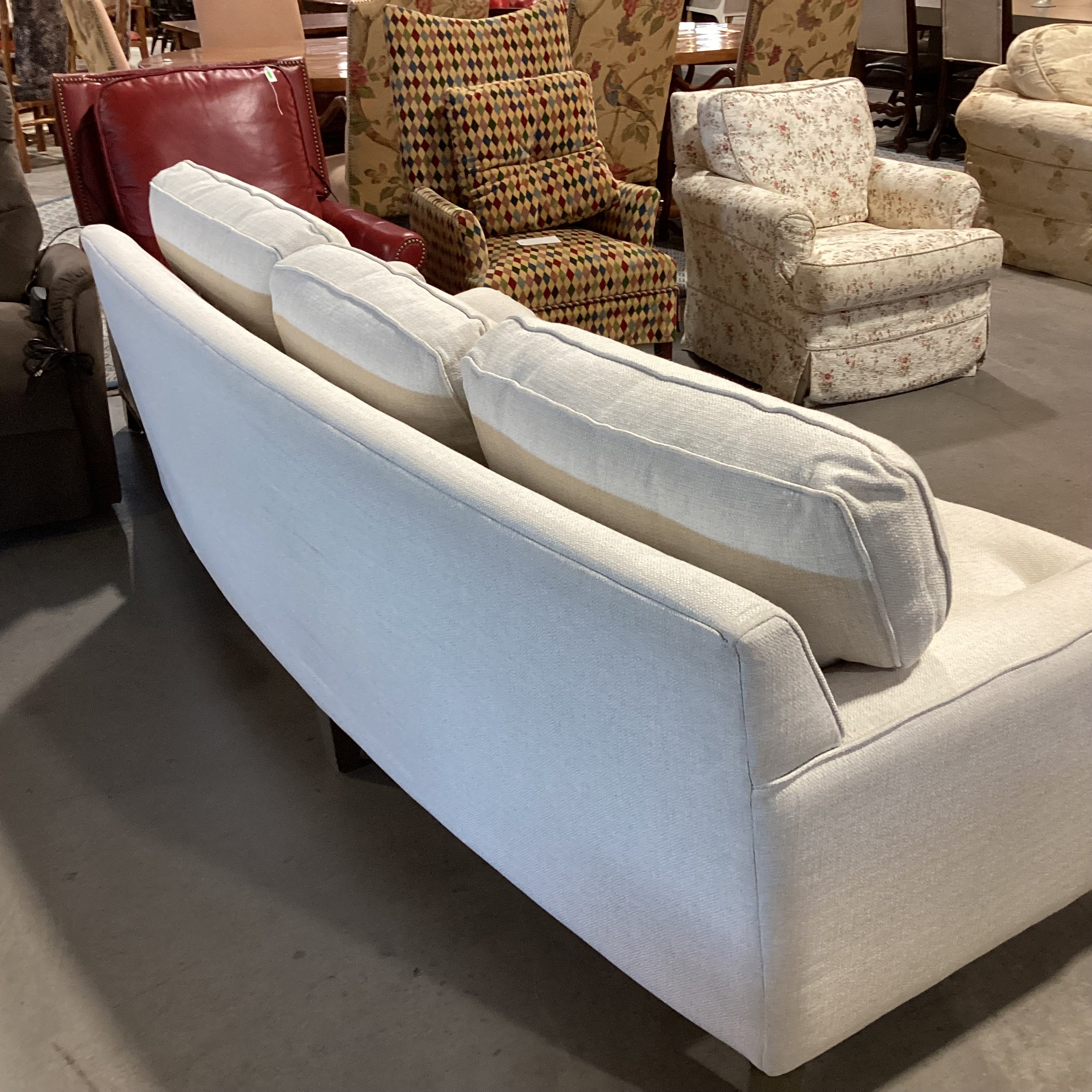 Havertys Fine Furniture Cream Woven Button Tufted Seat Curved Sofa 83"x 40"x 31"