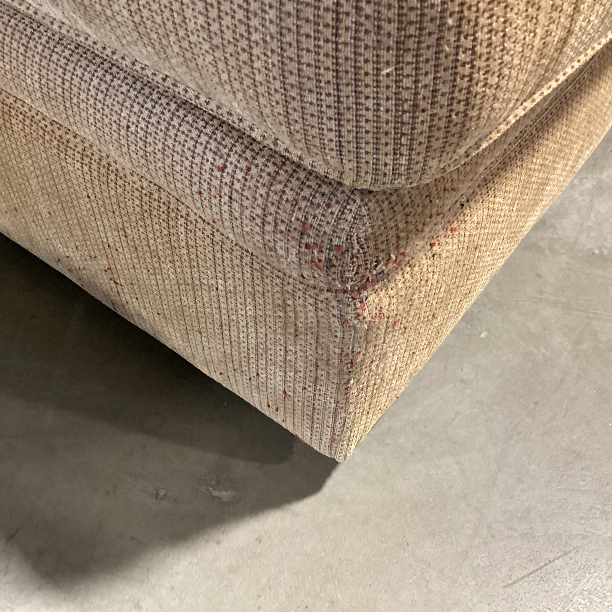 Rowe Furniture Tan Woven 4 Piece with Chaise Sectional 42"x 108"x 70"x 40"x 31"
