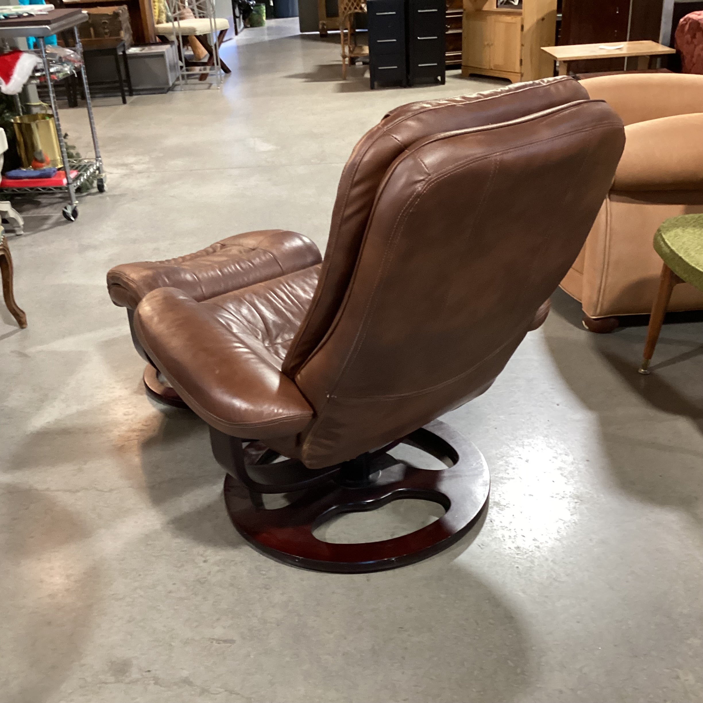 Lane Furniture Brown Leather with Ottoman Lounge Chair 34"x 36"x 39"