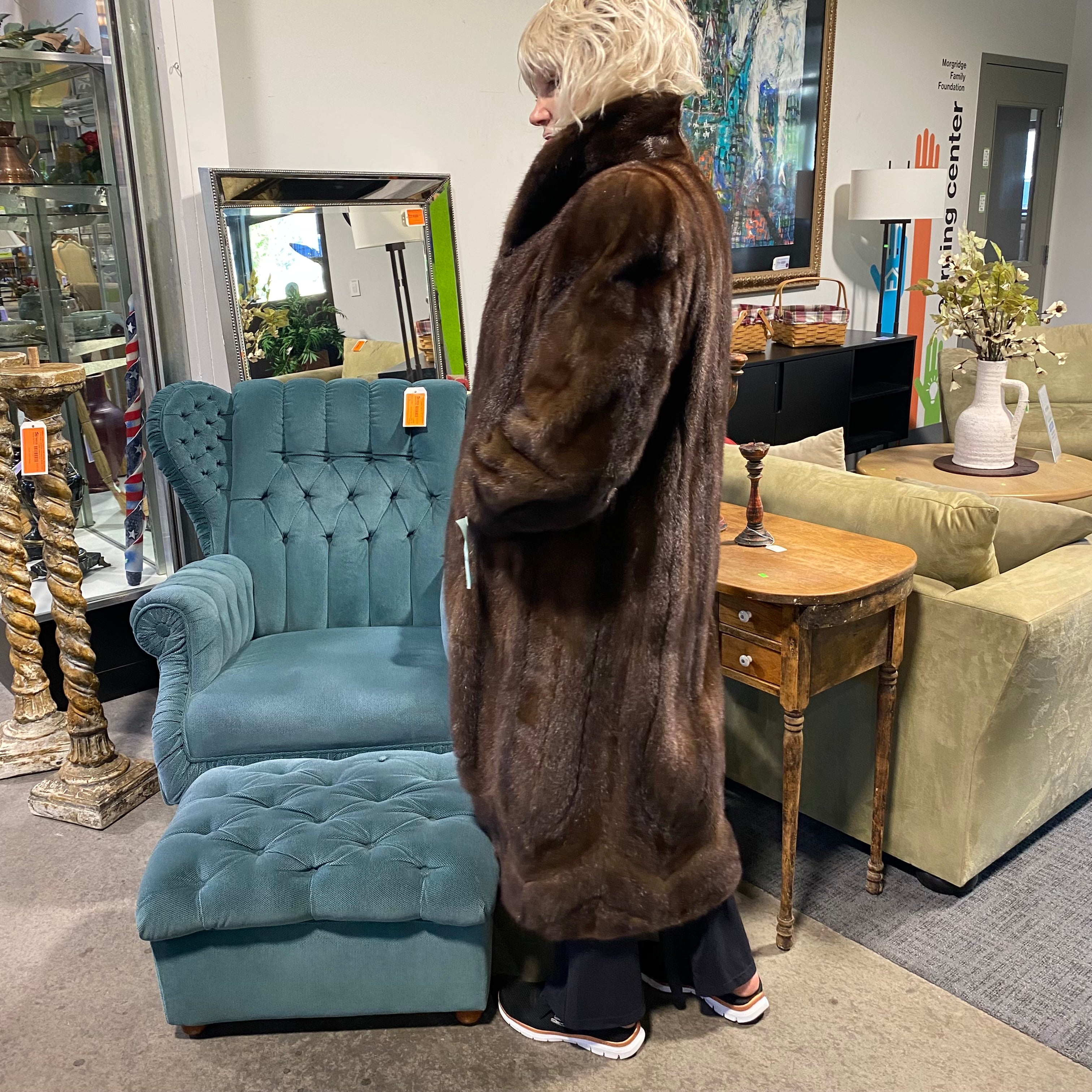 Affinity Furs (Aspen/Vail) Full Length Luxurious Soft Satin-Lined Brown Mink Coat, Size: Medium