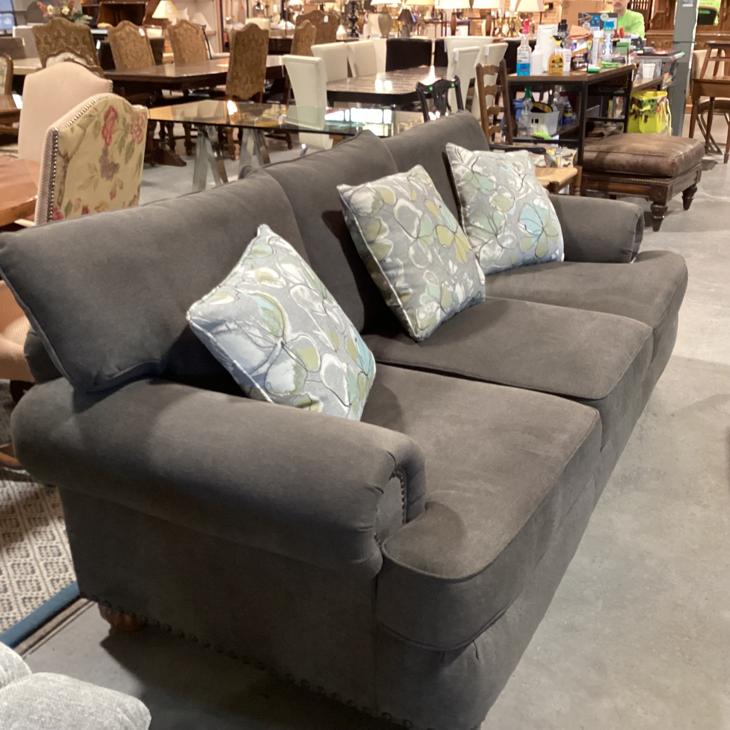 Flexsteel Charcoal Grey Nailhead & Floral Multi Accent Pillows with Ottoman Sofa 96"x 41"x 31"