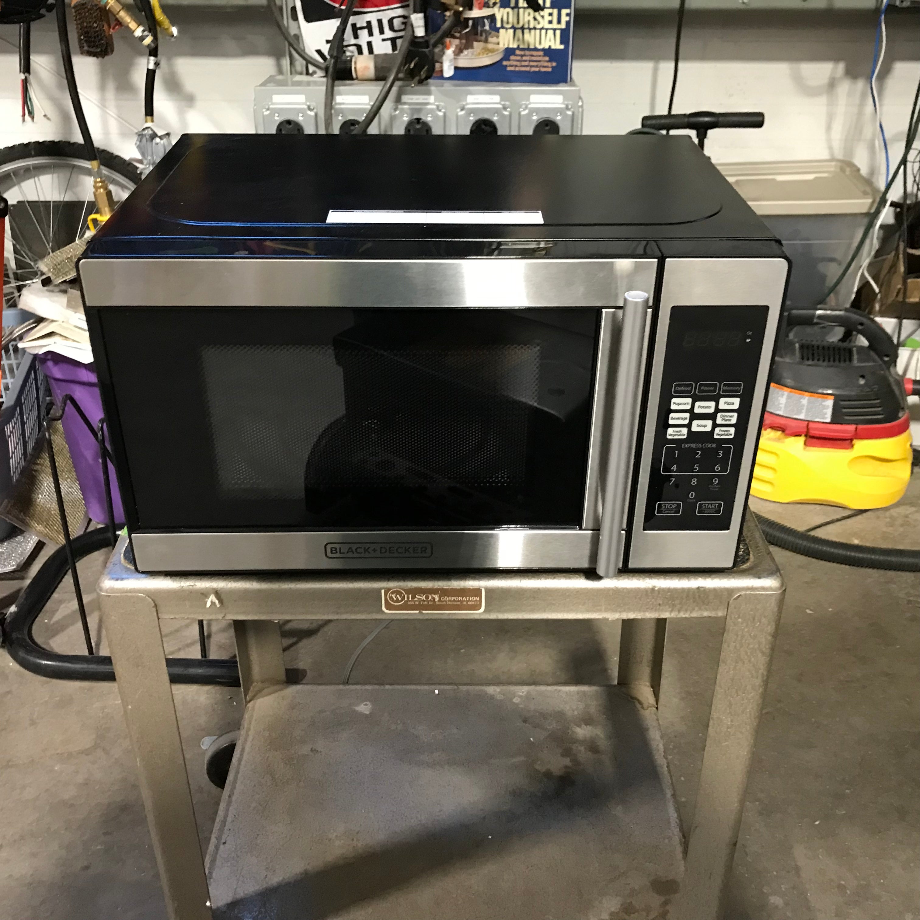 Black&Decker Stainless Steel Counter-Top Microwave 17"x 13"x 10"