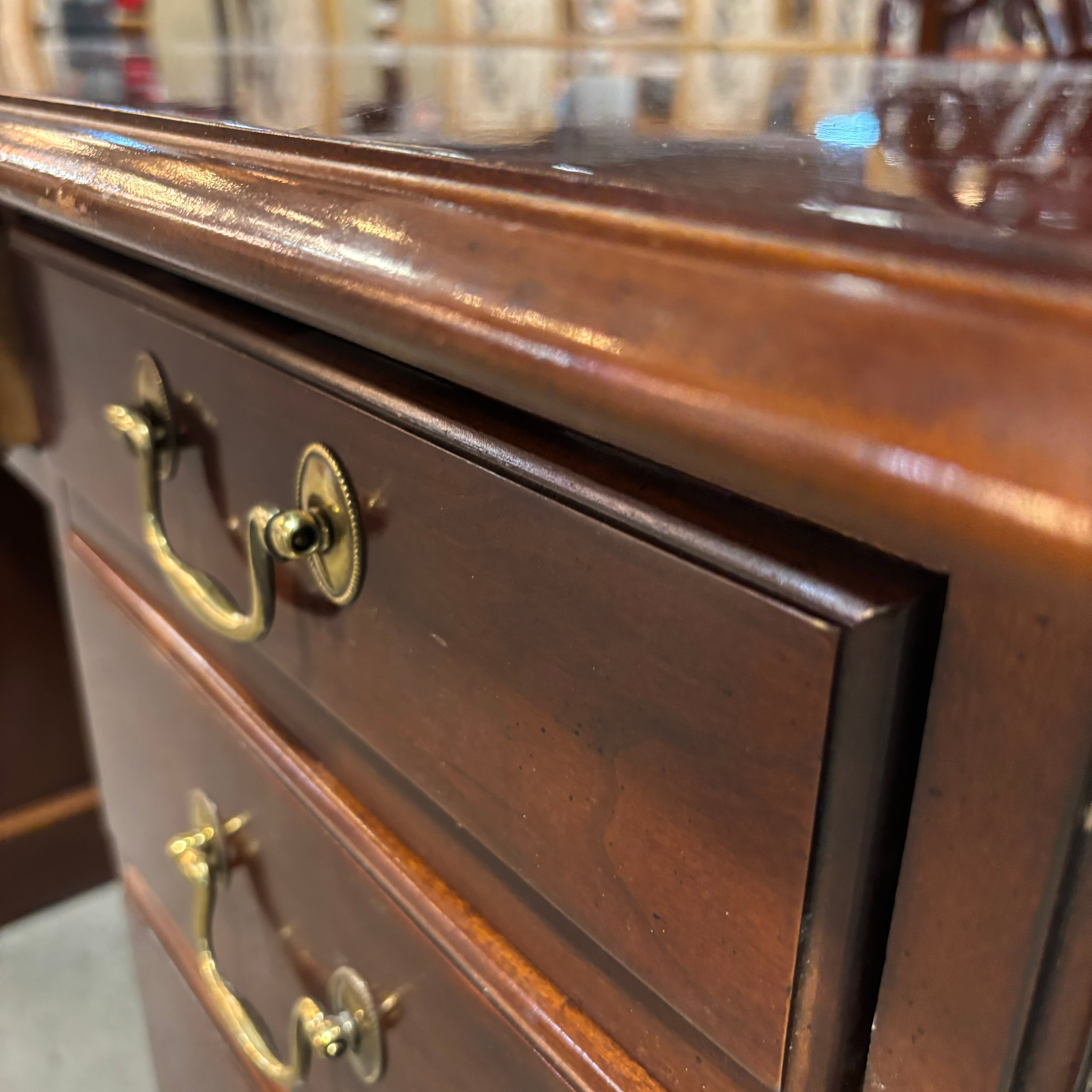 Drexel Bookmatched Mahogany Veneer Double Pedestal Executive Desk 60"x 30"x 30"