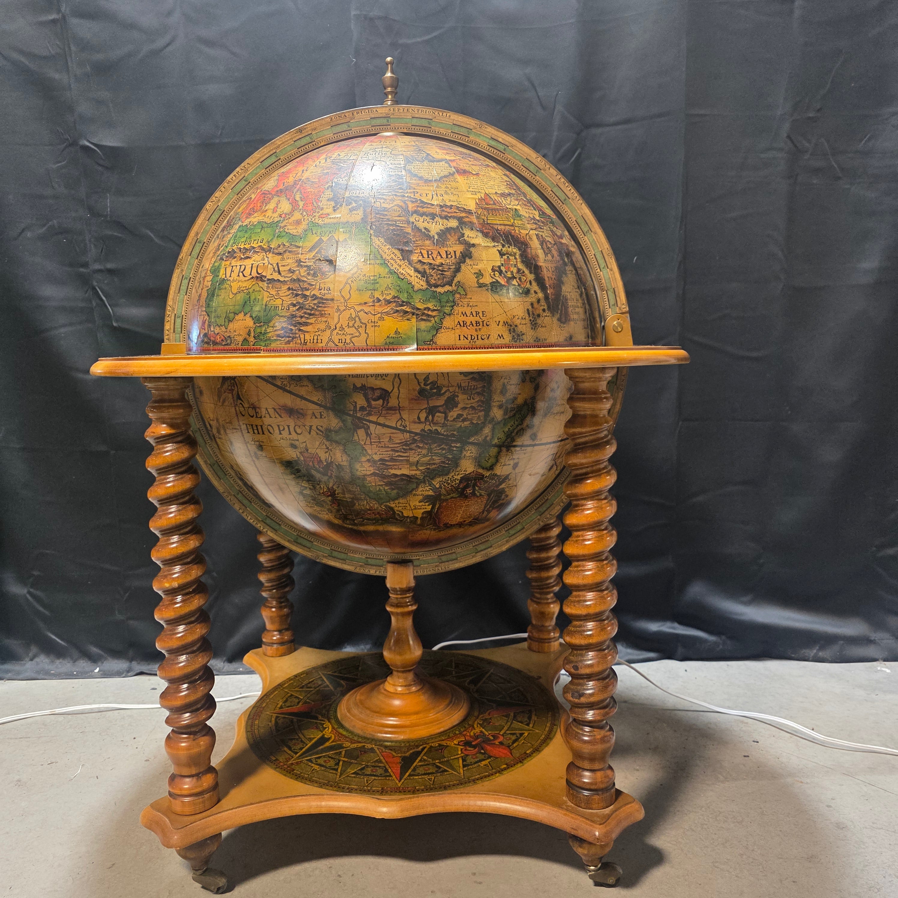 1980 Late 20th Century Mappamondo Italian Globe Bar