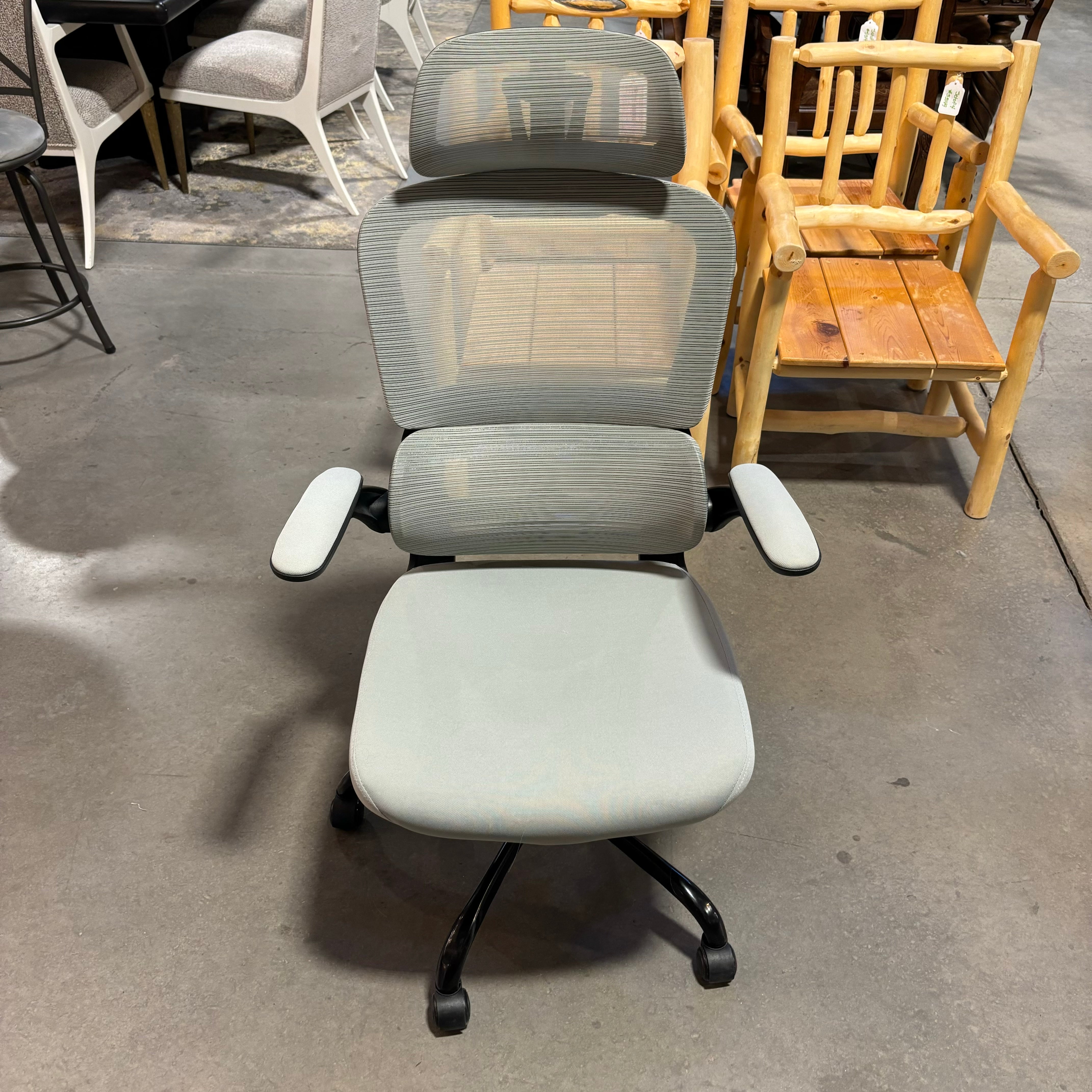 Grey Mesh Ergonomic Adjustable Height Office Chair 27"x 27"x 46" to 50"