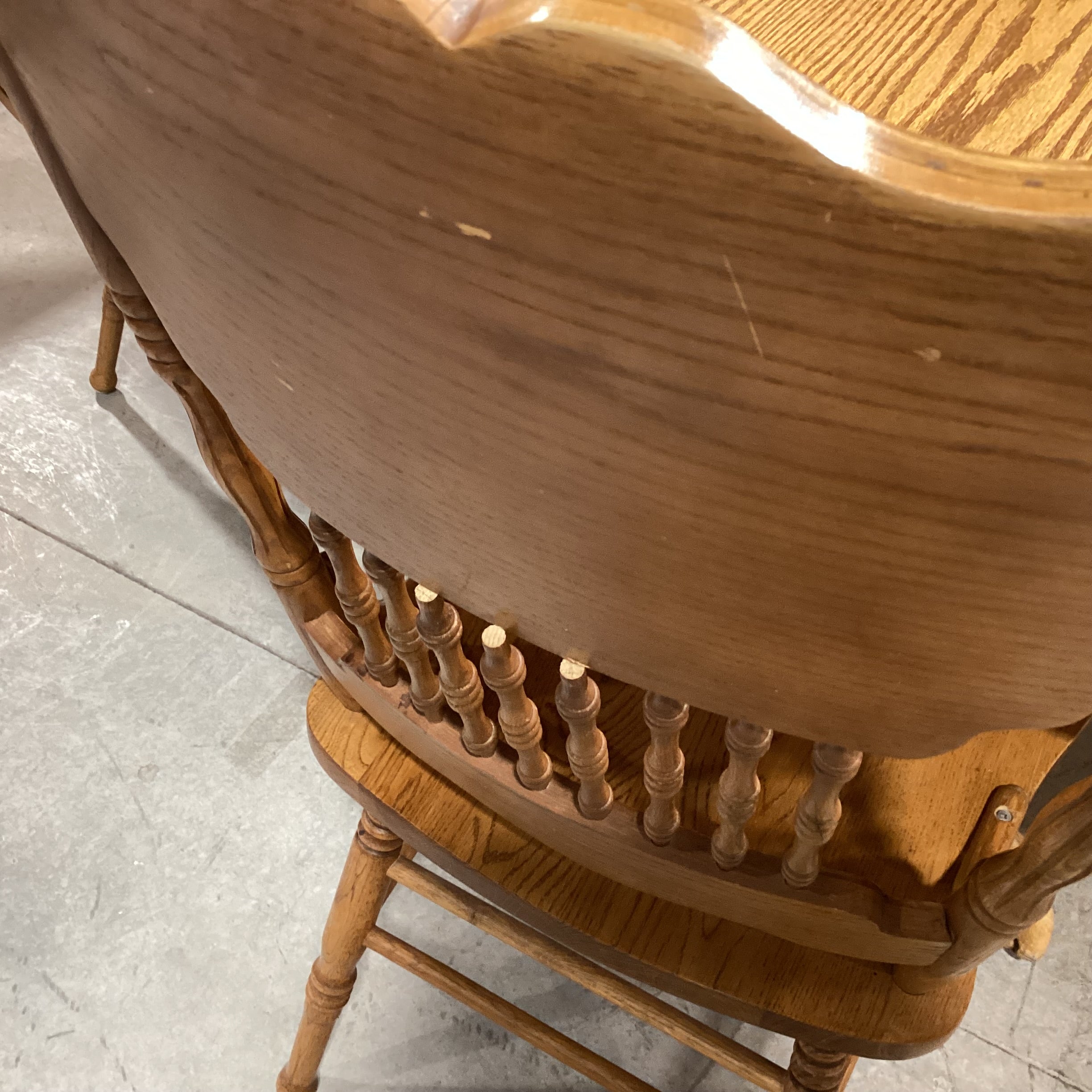 Round to Oval Vintage Oak 1 Leaf Table & 4 Pressed Oak Chairs Dining Set 48" to 72"x 48"x 30.5"