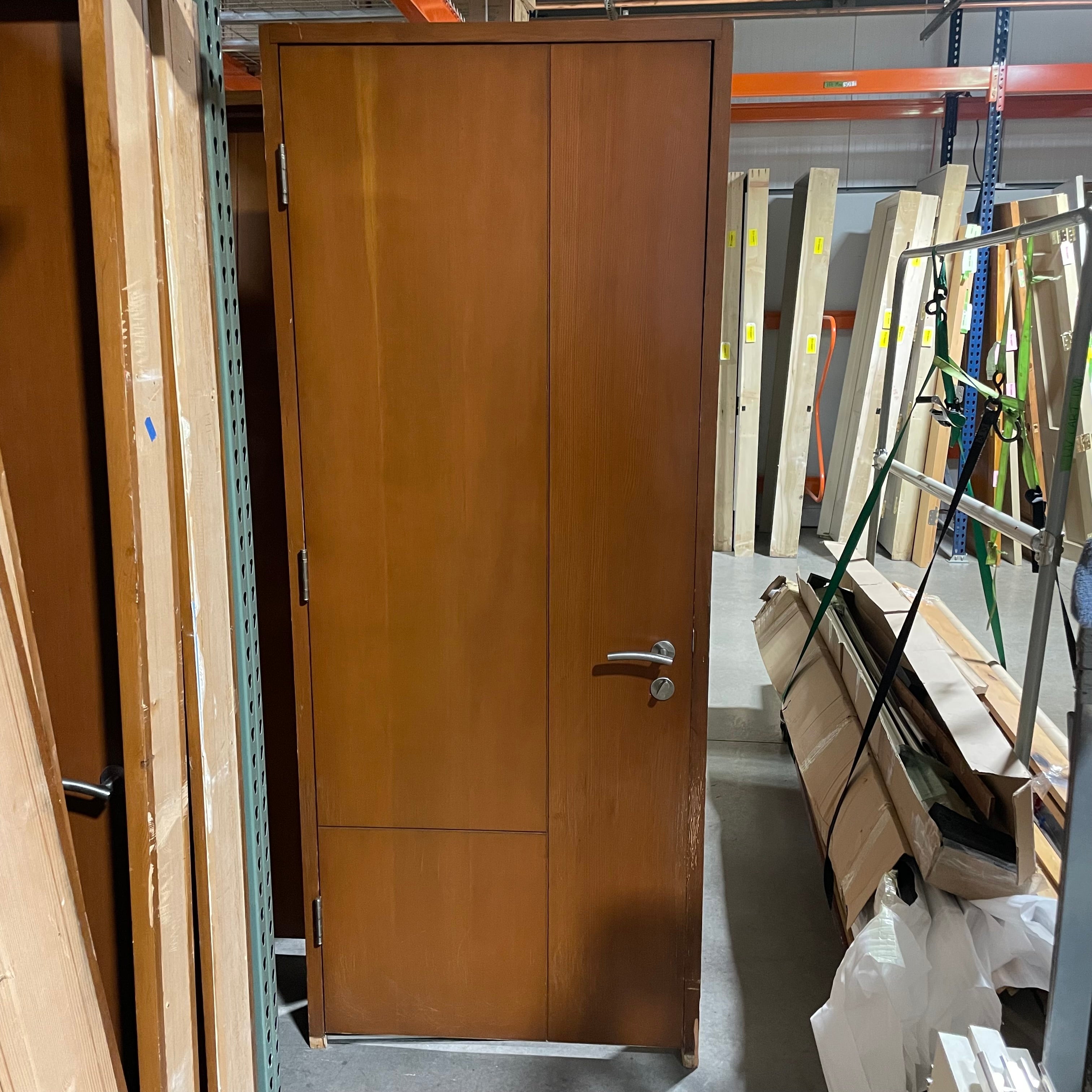 31.75"x 82.25"x 8" Right Hung Interior Door with Jamb Rough Opening 34.5"x 85.25"