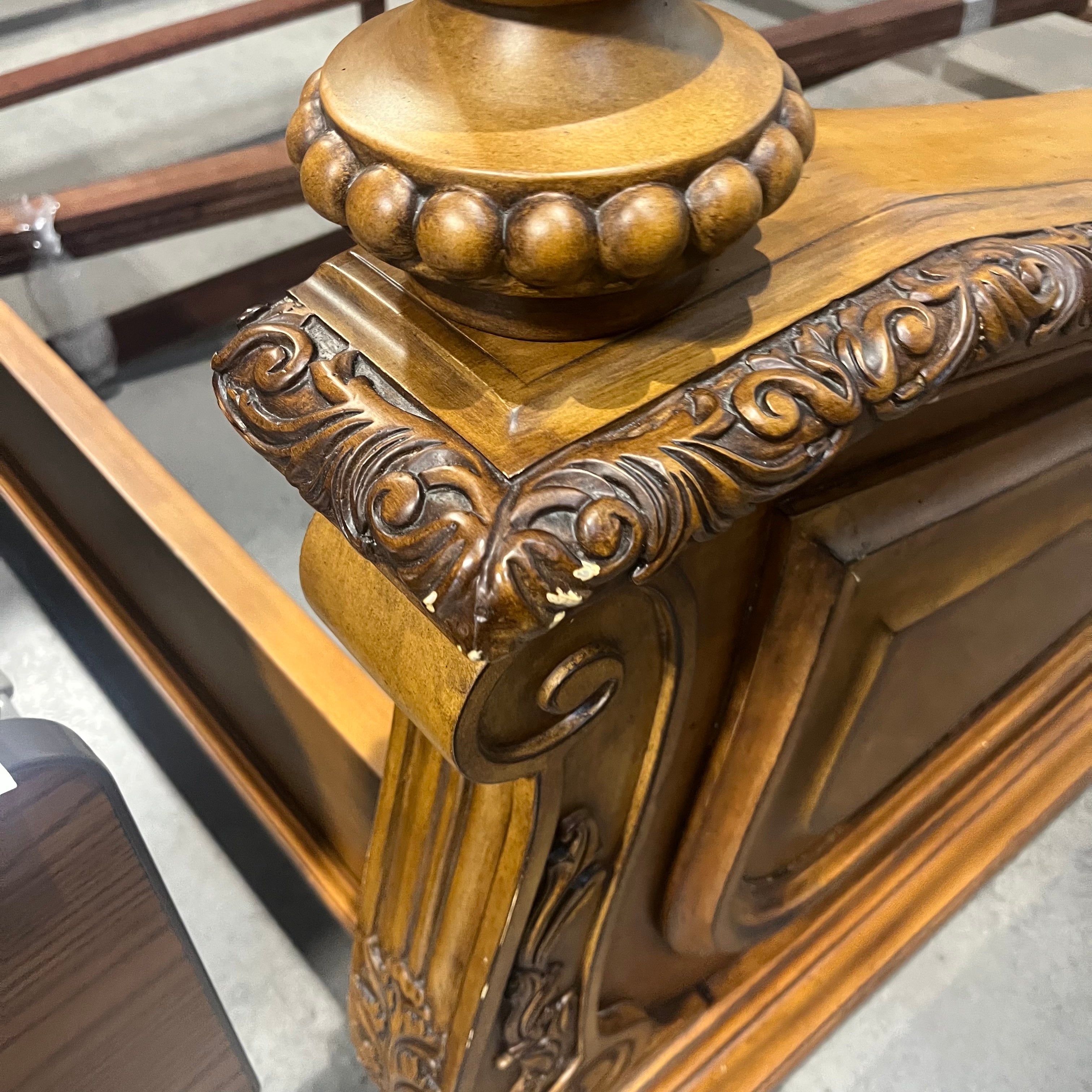 King Ashley Millennium Collection Carved Solid Light Finish Wood Bed Set 87"x 93.5"x 78"