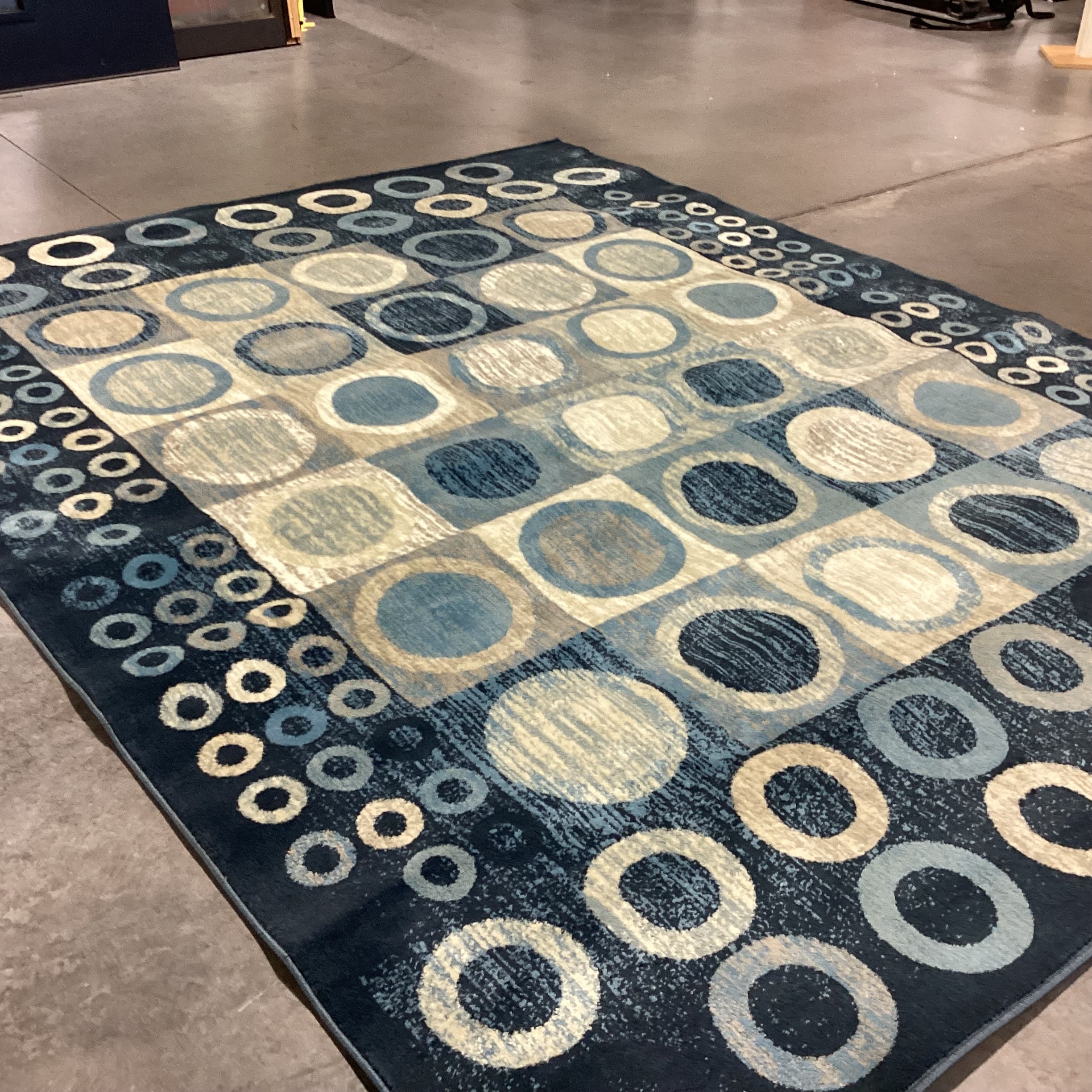 DahDoul Riverside Blue Beige Circle Design Poly Rug 8'x 10'
