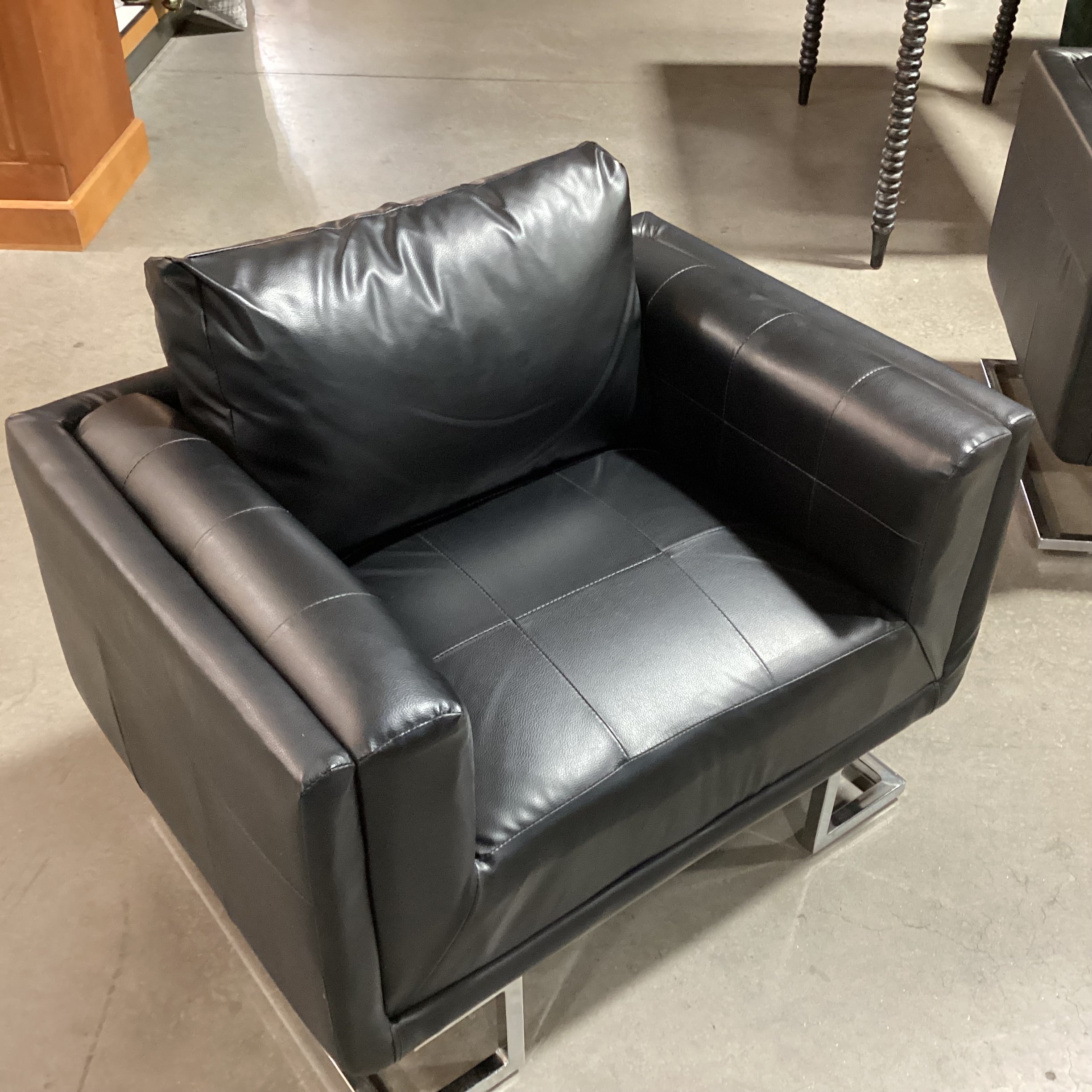 VidaXL Black Faux Leather & Chrome Cube Chair 33"x 24"x 22"