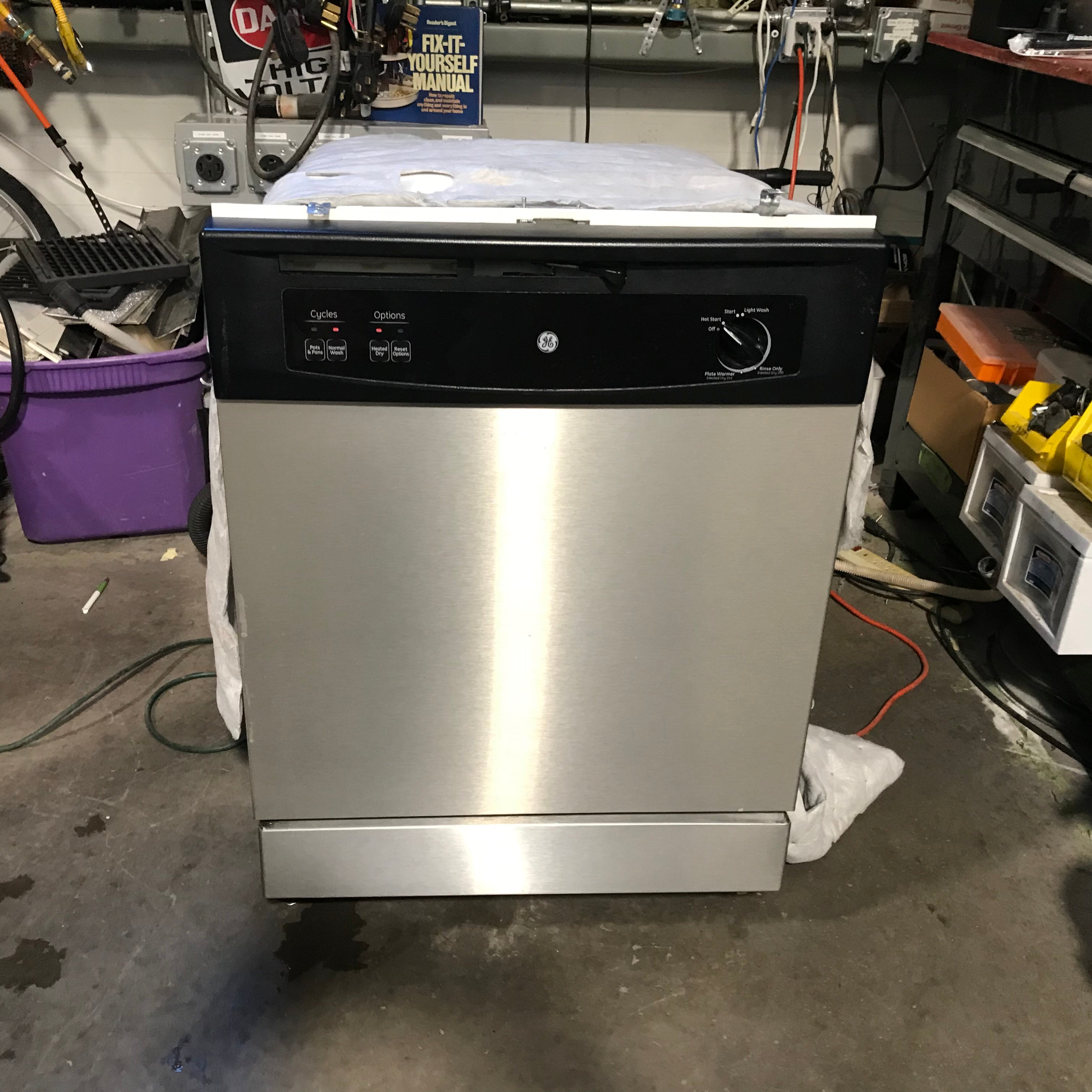 GE Stainless Steel Dishwasher 24"x 25"x 34"