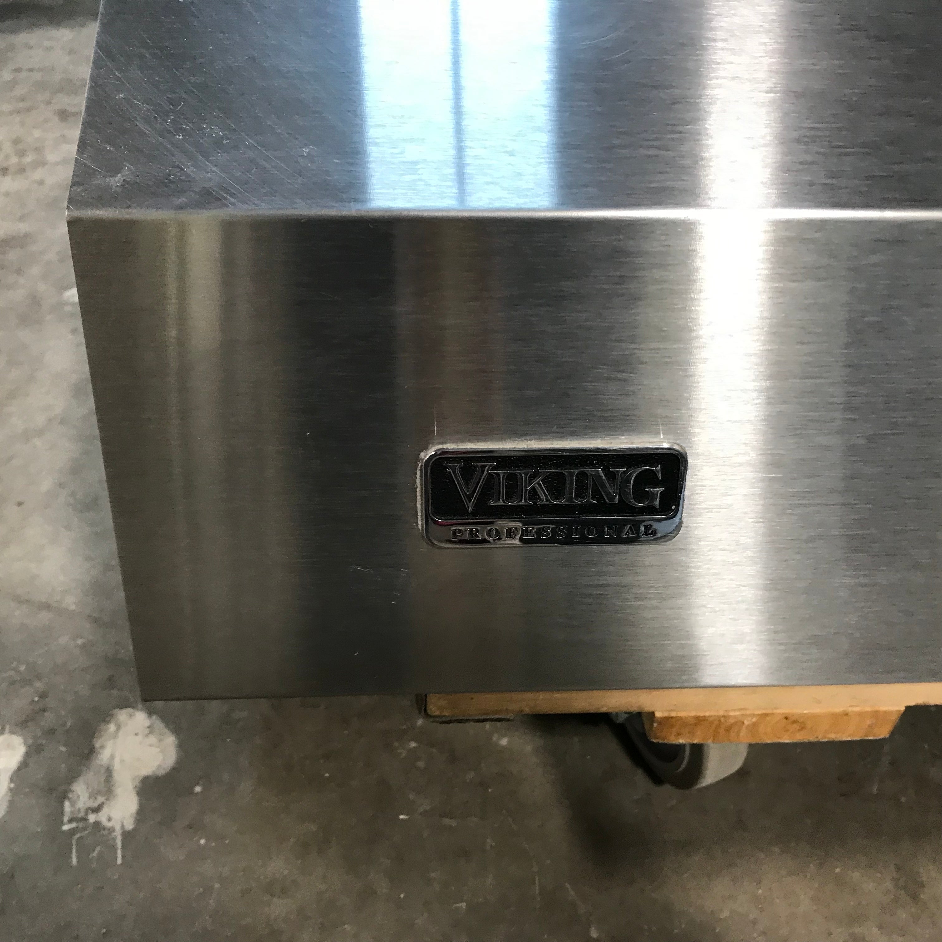 Viking 36" Stainless Steel Internal Motor, Two Lights And A Heat Lamp Range Hood 36"x 27"x 18"