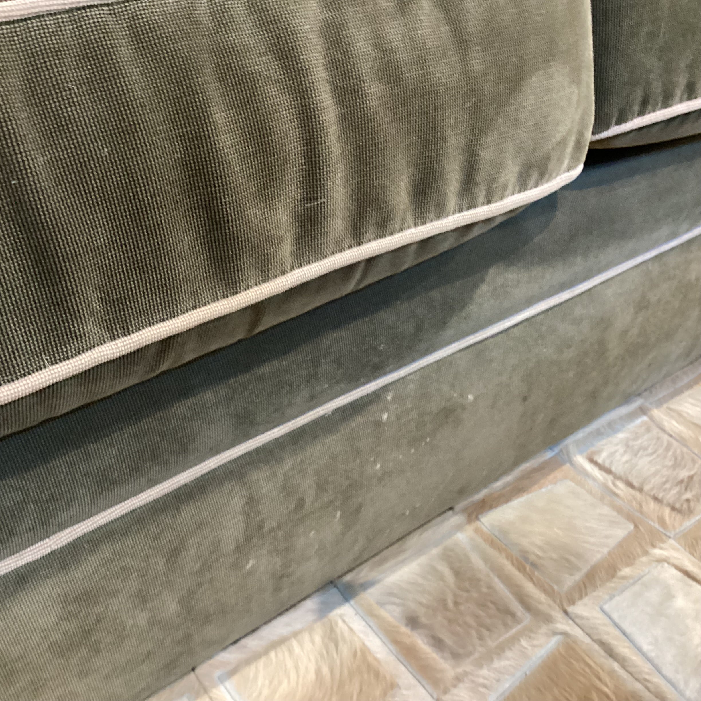 Flexsteel Olive Woven with Cream Piping Sofa 75"x 38"x 36"